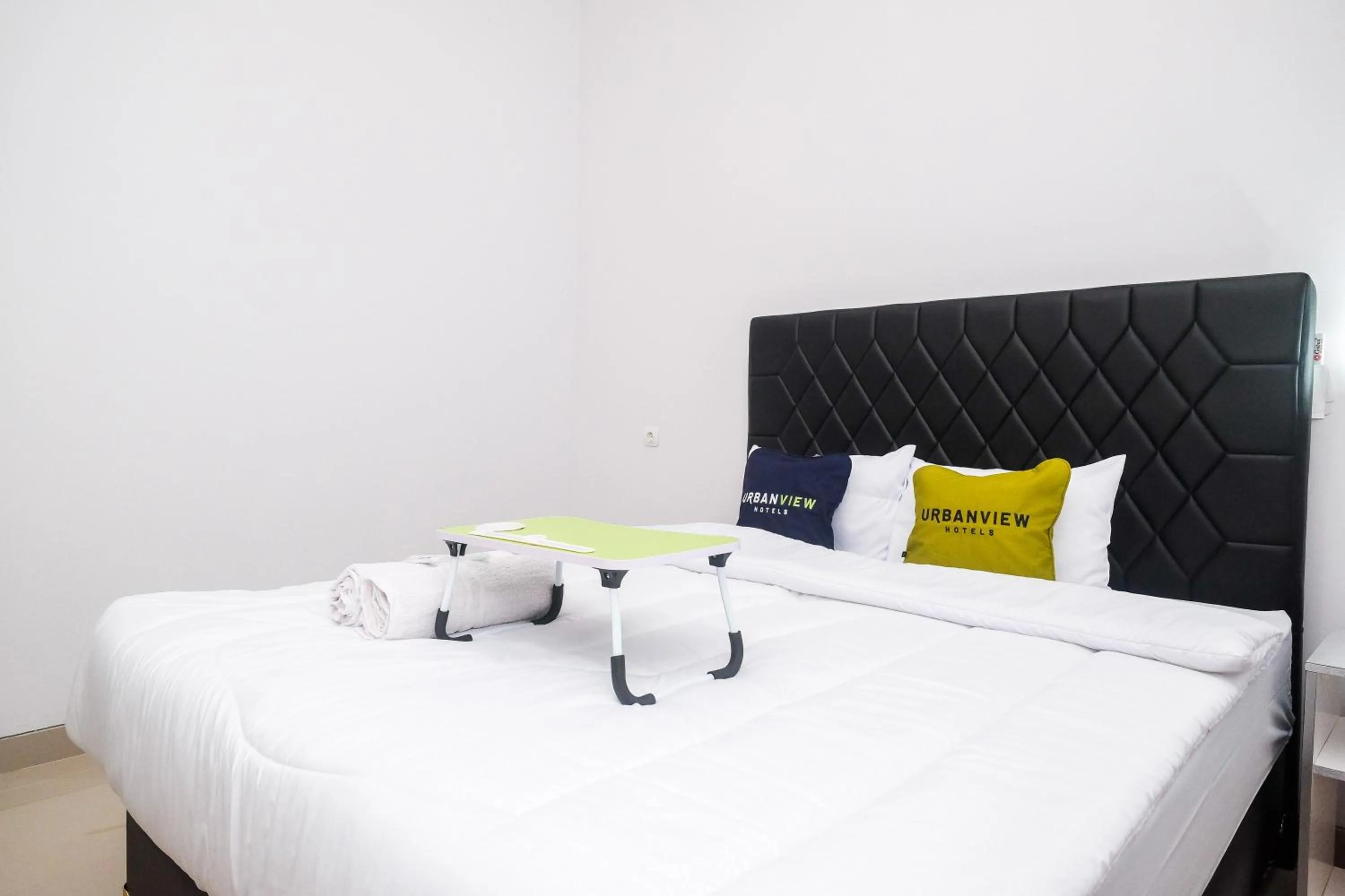 Bed in Urbanview Syariah Loji Arum Stasiun Klaten by RedDoorz