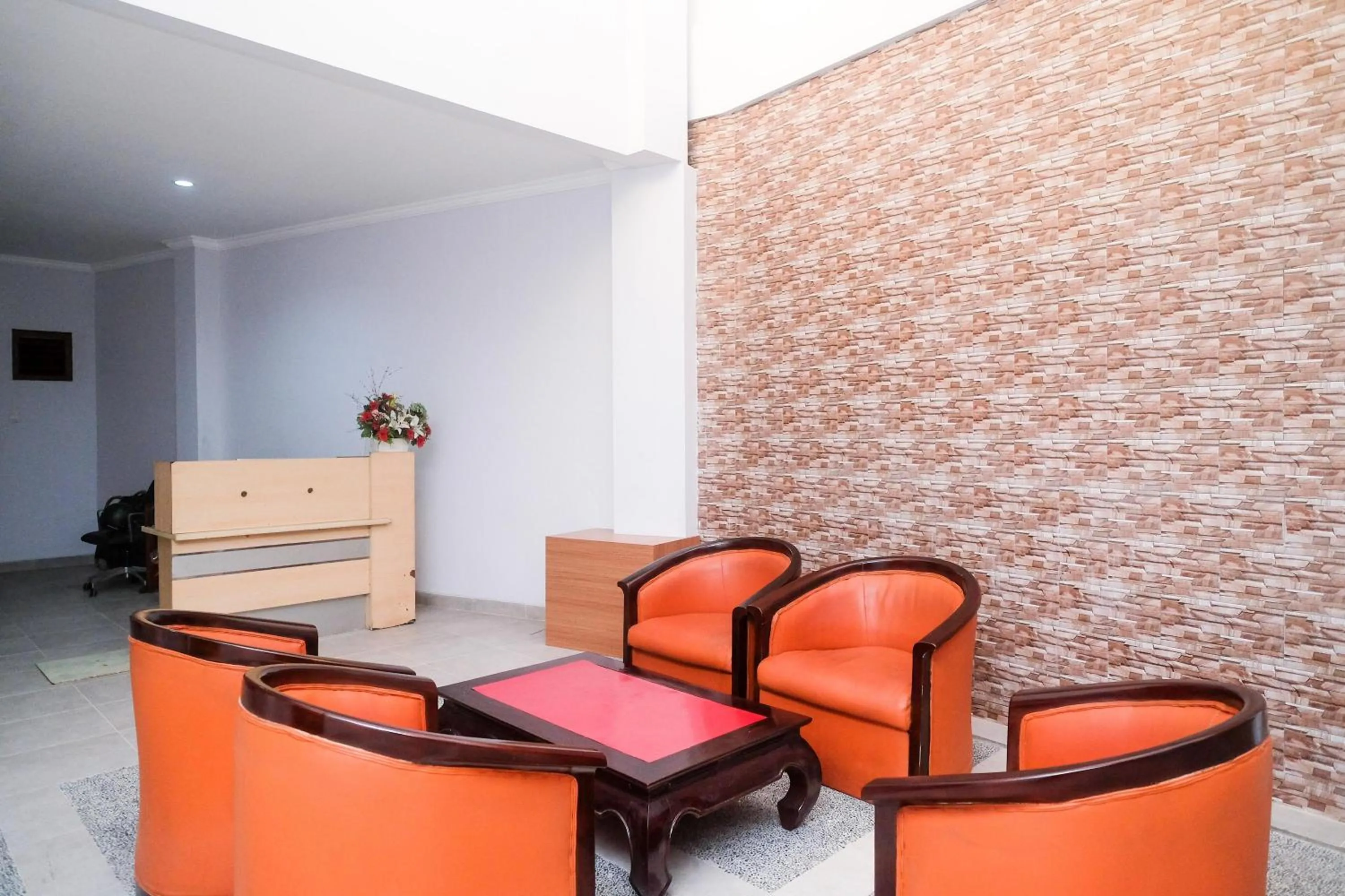 Living room in Urbanview Syariah Loji Arum Stasiun Klaten by RedDoorz