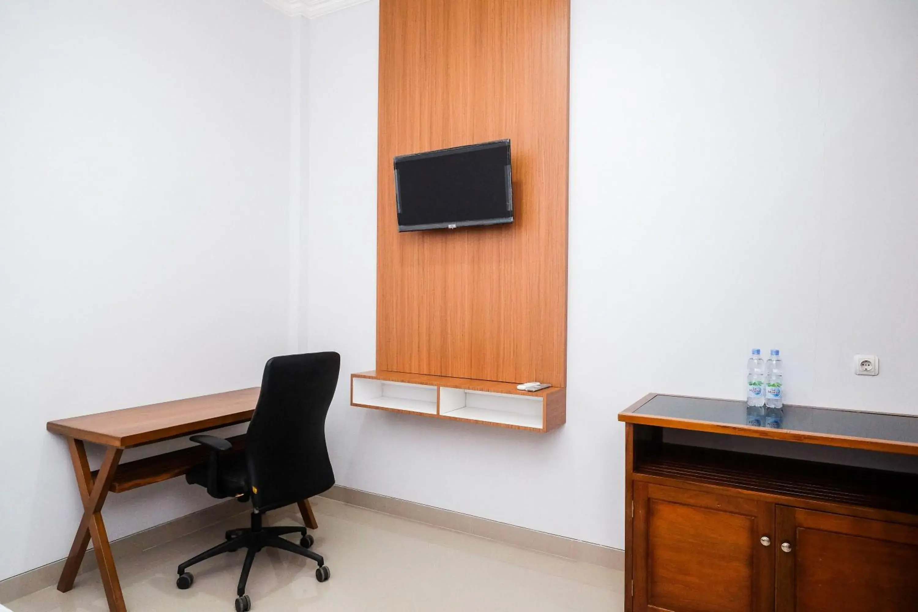 Bedroom in Urbanview Syariah Loji Arum Stasiun Klaten by RedDoorz Bedroom in Urbanview Syariah Loji Arum Stasiun Klaten by RedDoorz