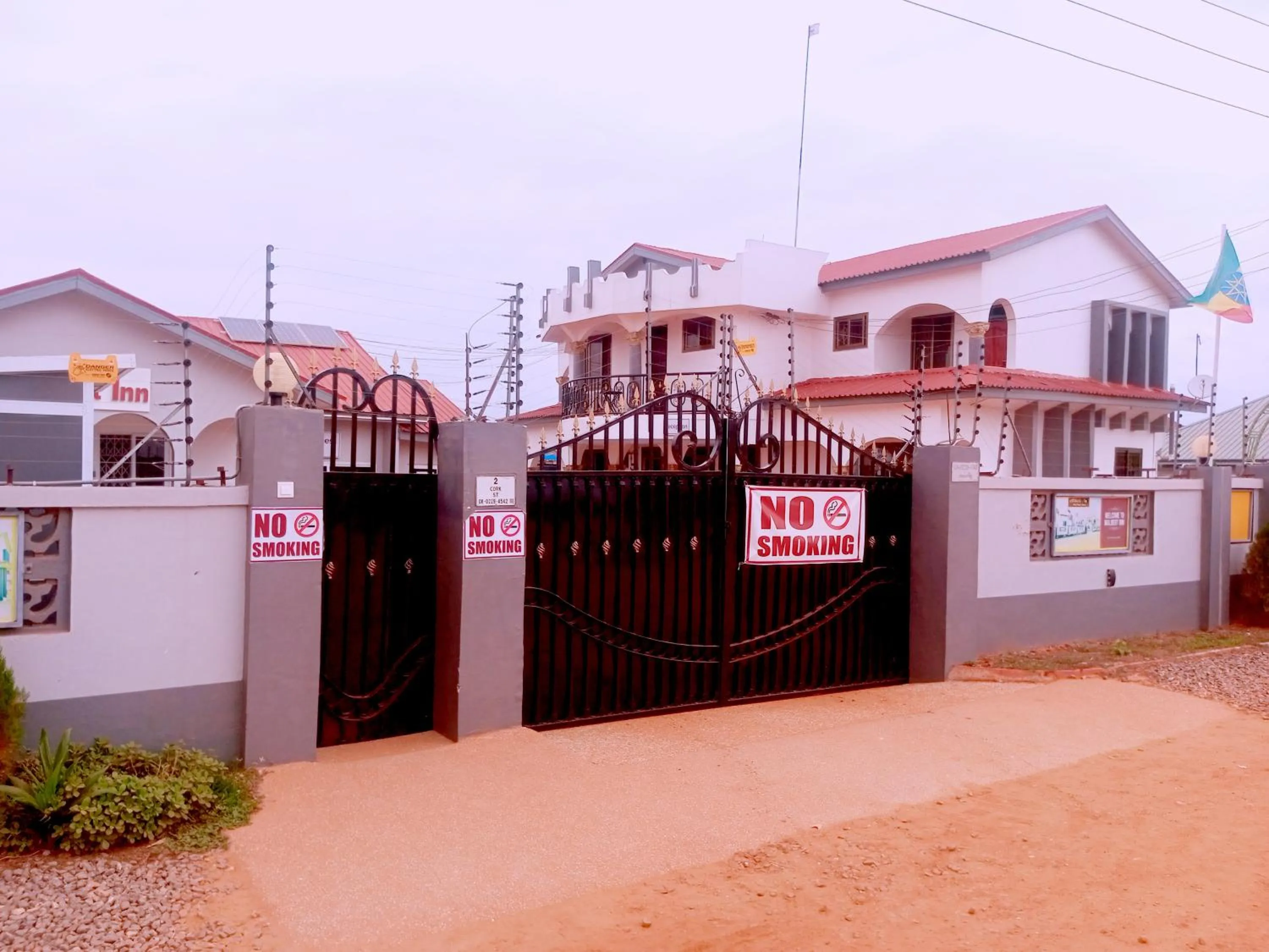 Facade/entrance in Malbert Inn