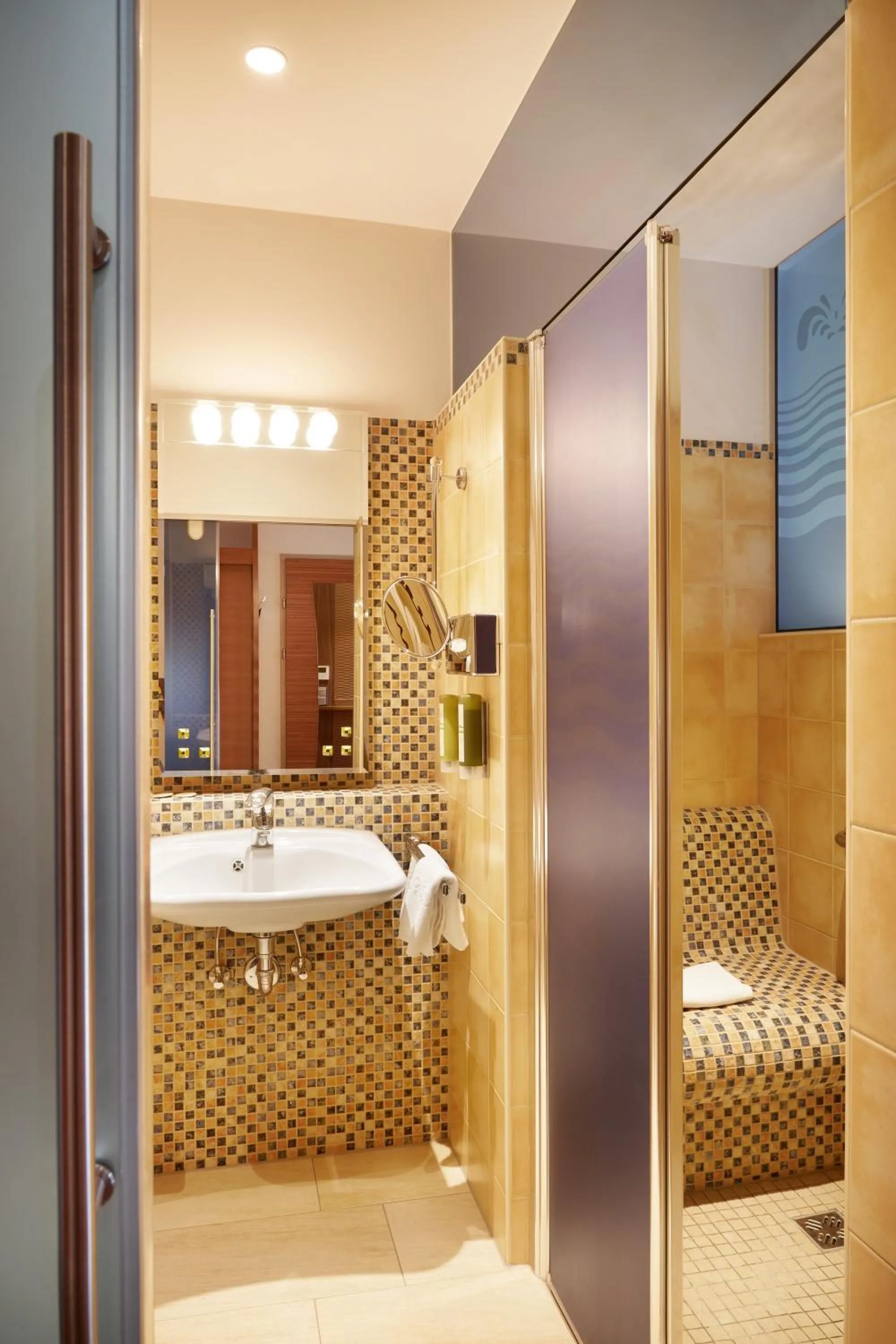 Bathroom in EurothermenResort Bad Schallerbach - Hotel Paradiso Superior