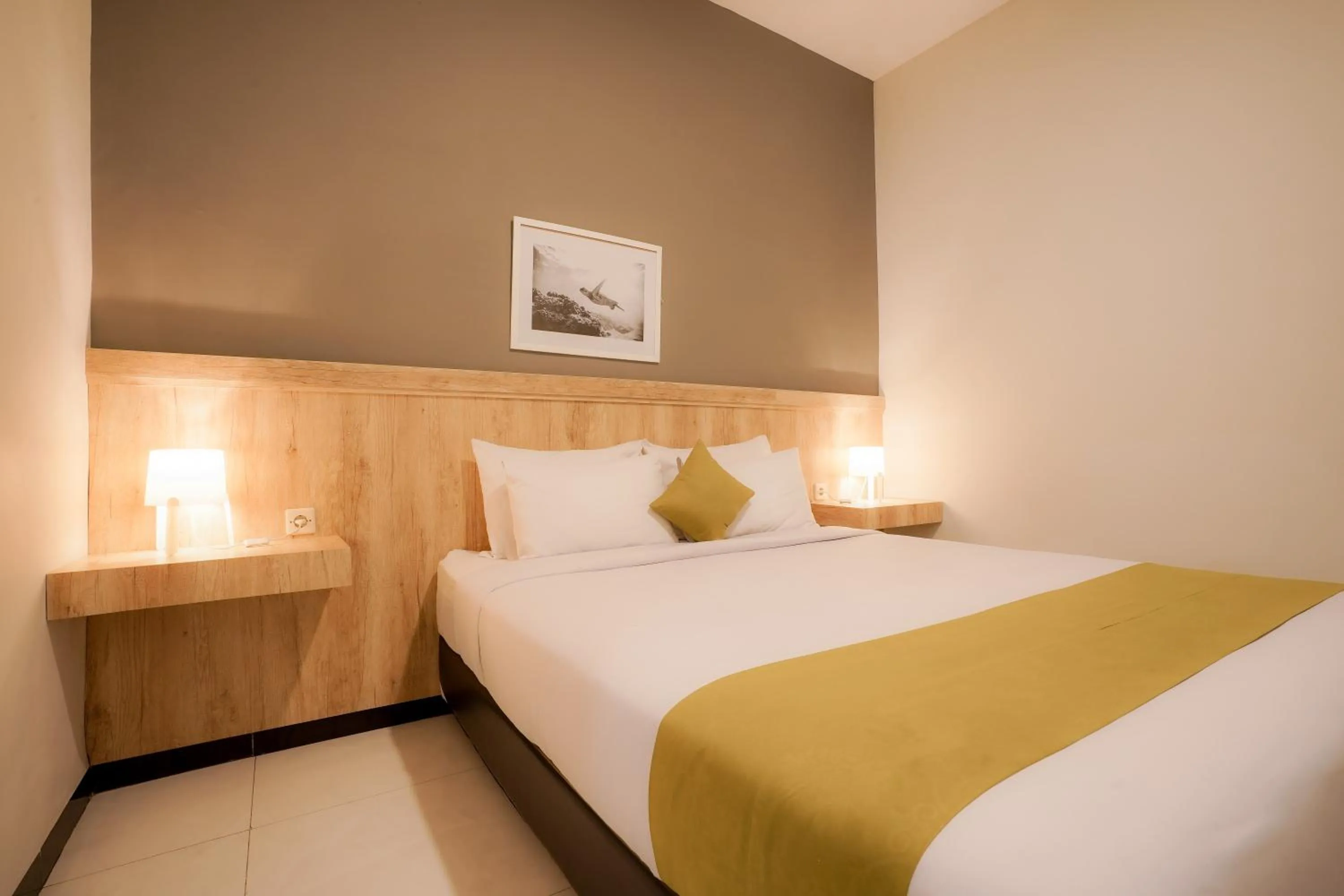 Bed in El Ora Hotel & Eatery Labuan Bajo