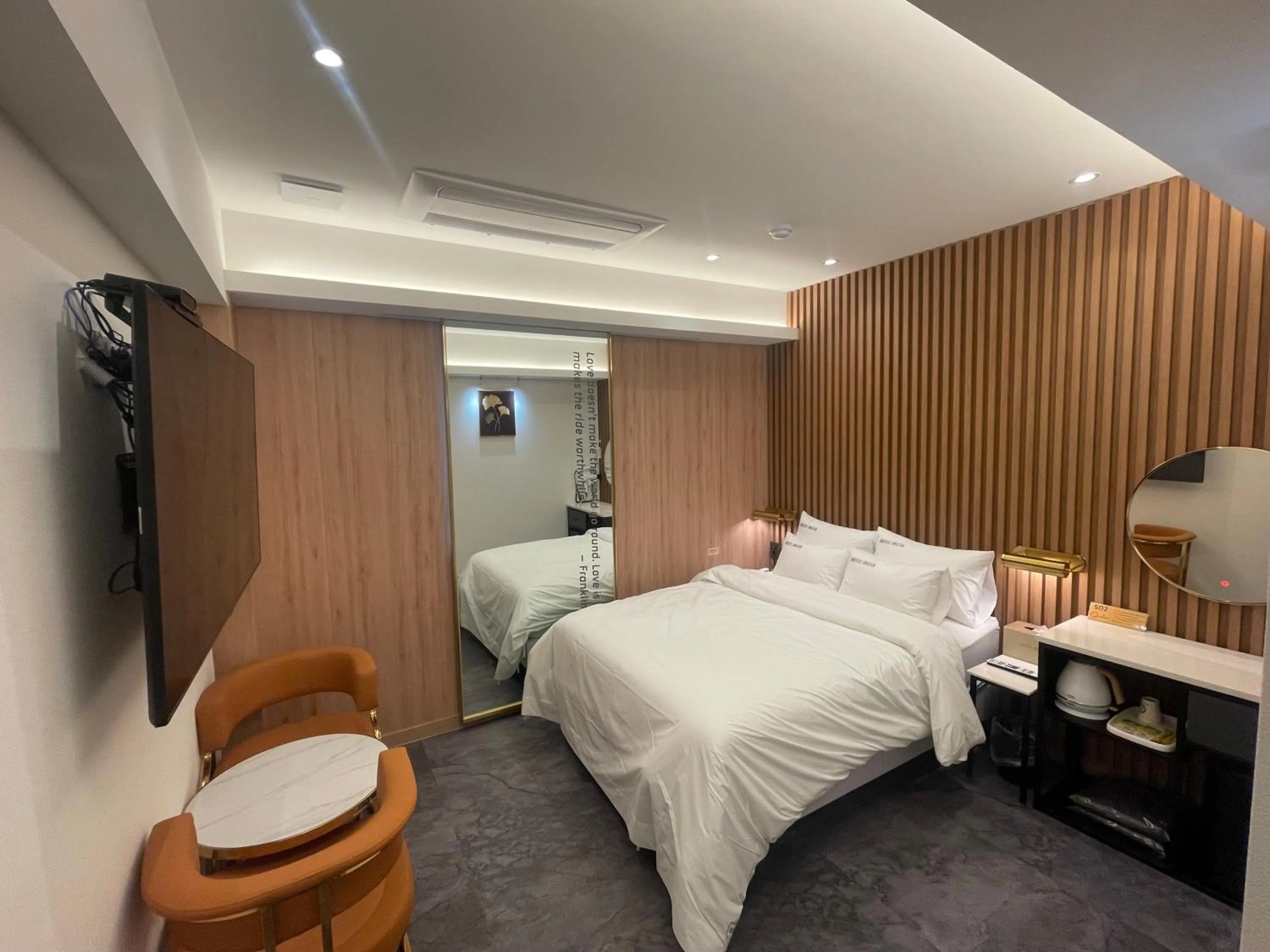 Bed in Suwon Hotel Insta