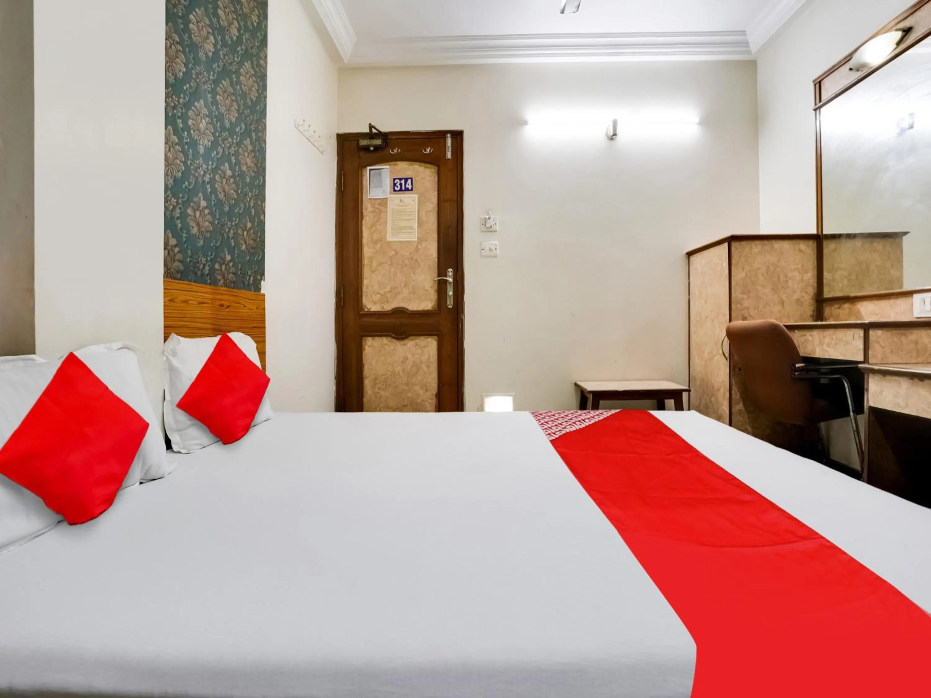 Bedroom in OYO Flagship Hotel Raj