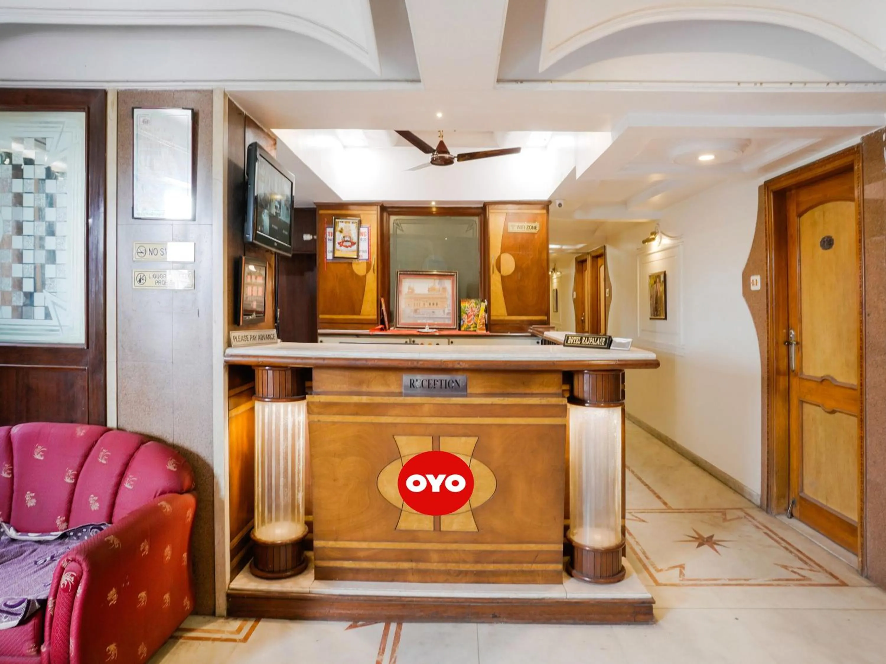 Lobby or reception in OYO Flagship Hotel Raj