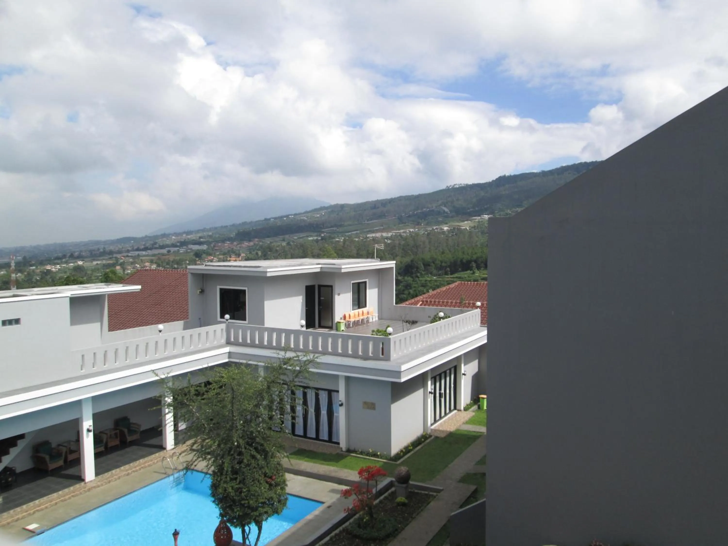 Facade/entrance in Osmond Villa Resort