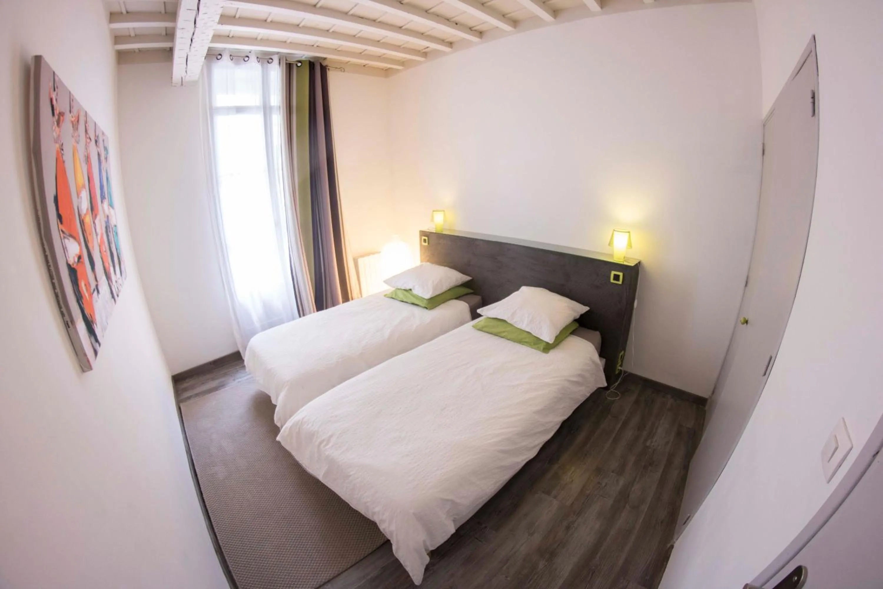 Bedroom, Bed in Au repère d'Argante