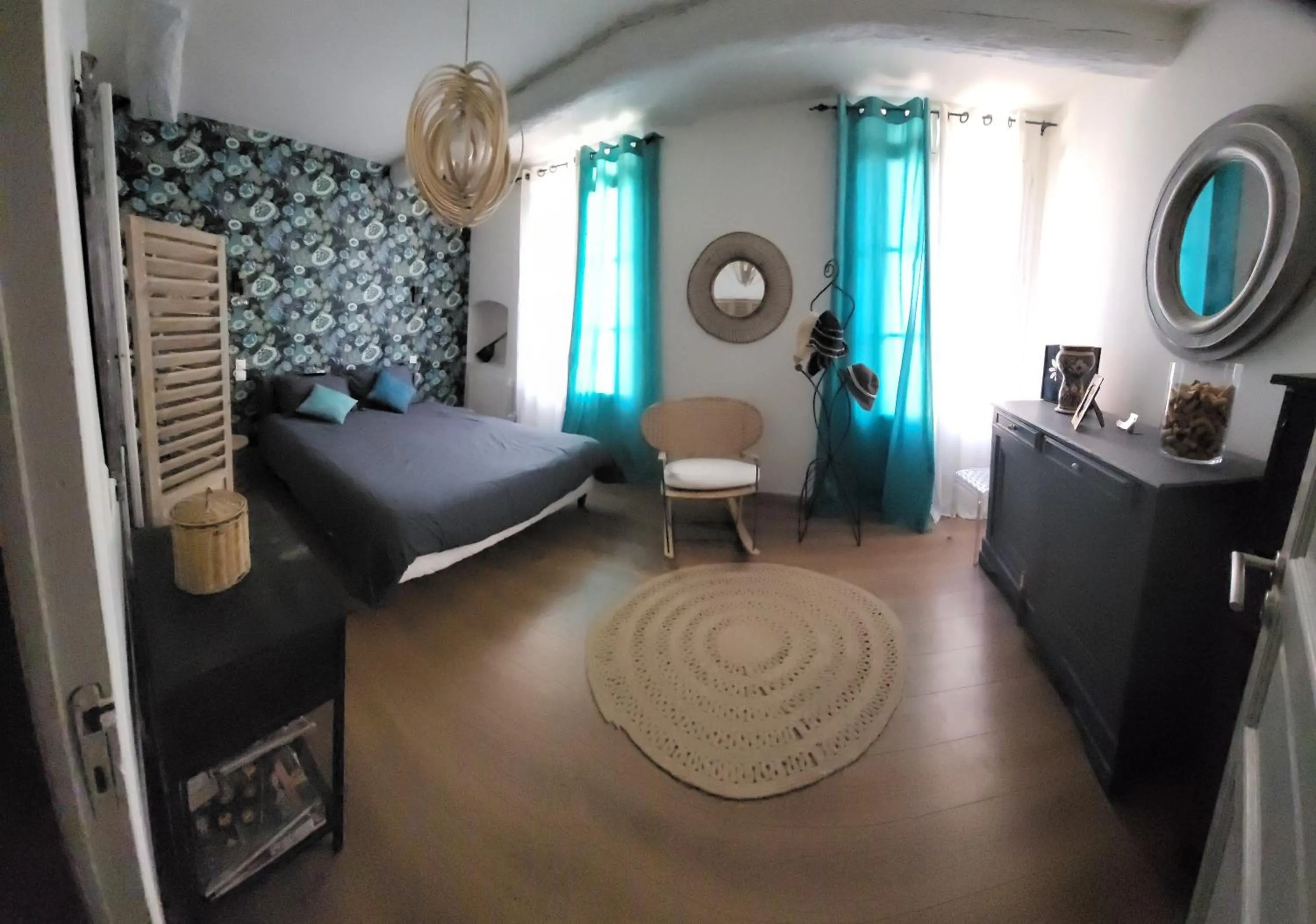 Photo of the whole room, Bed in Au repère d'Argante