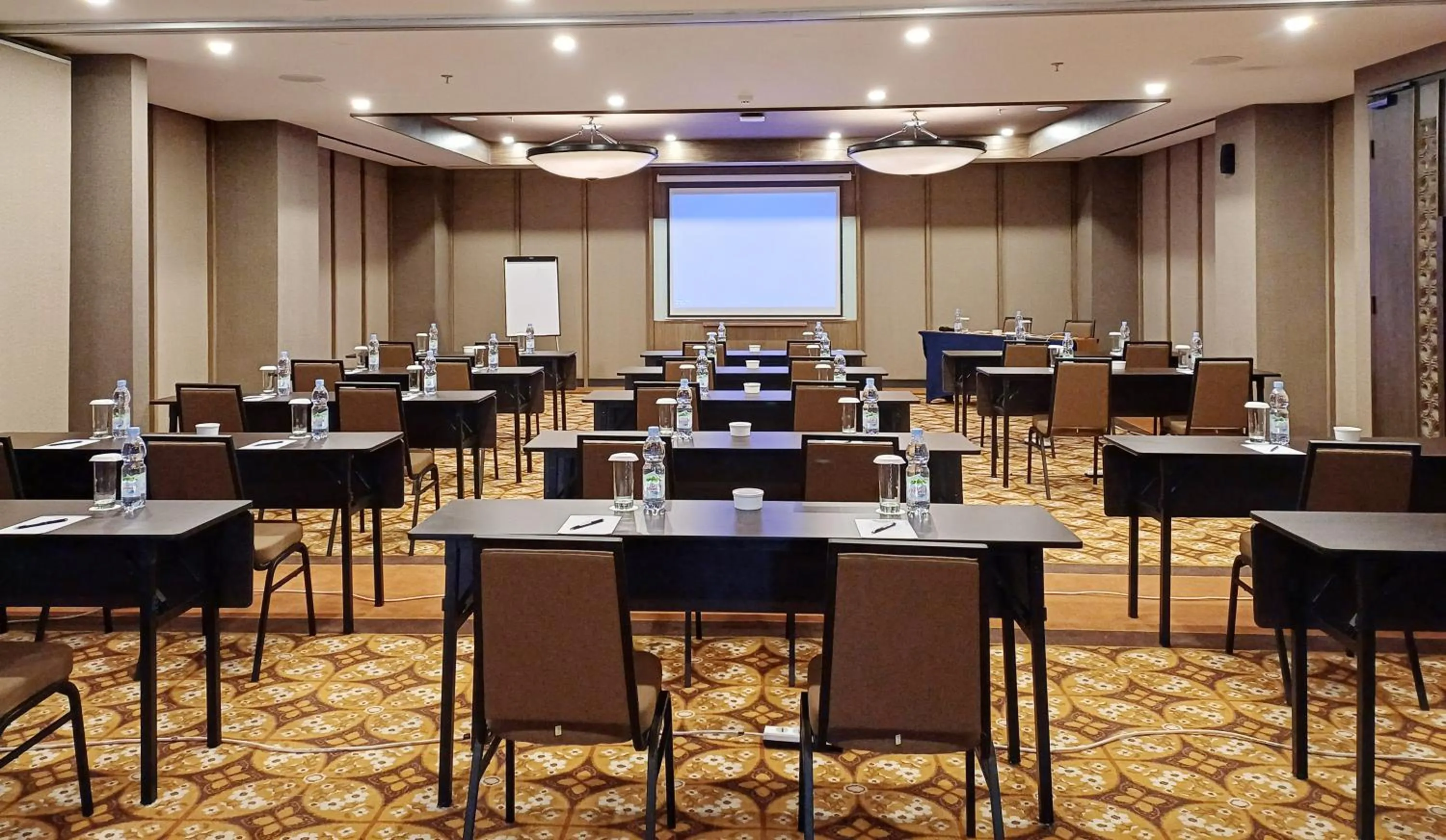Meeting/conference room in Swiss-Belhotel Airport Yogyakarta