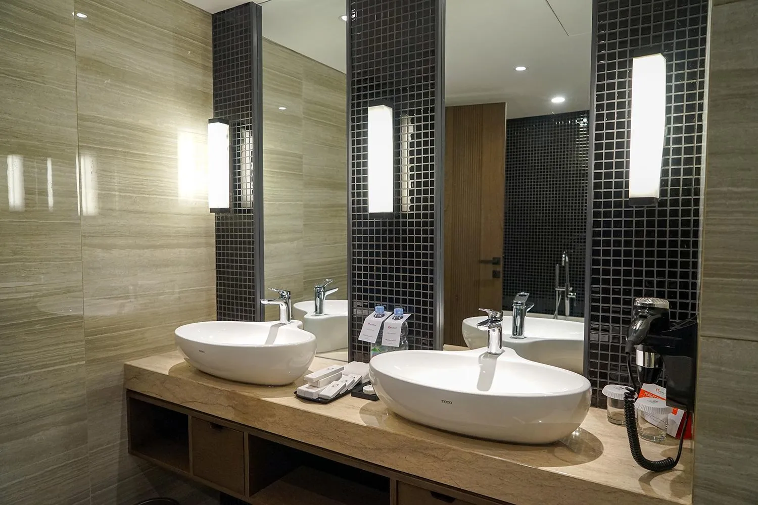 Bathroom in Swiss-Belhotel Airport Yogyakarta