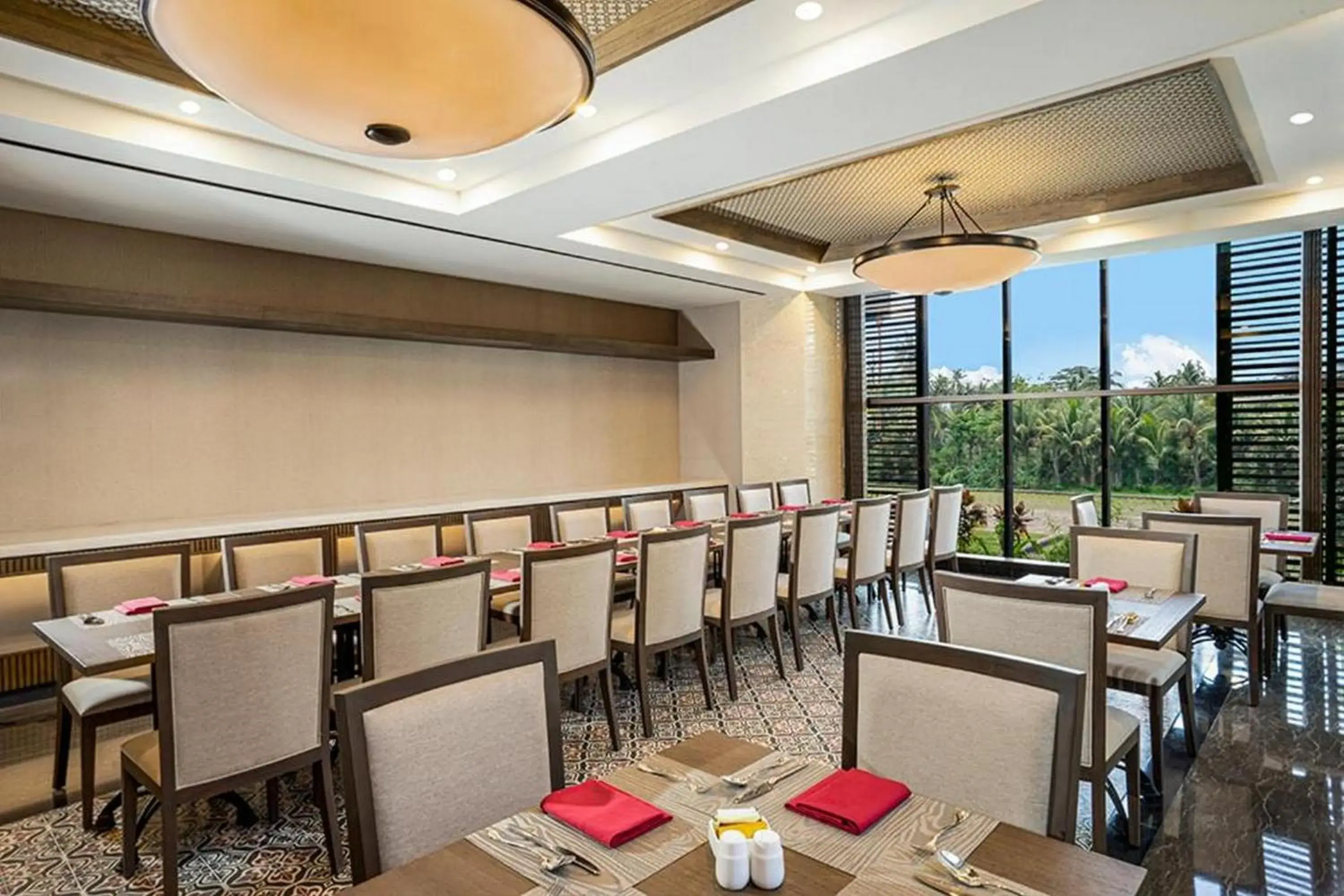 Restaurant/places to eat in Swiss-Belhotel Airport Yogyakarta Restaurant/places to eat in Swiss-Belhotel Airport Yogyakarta