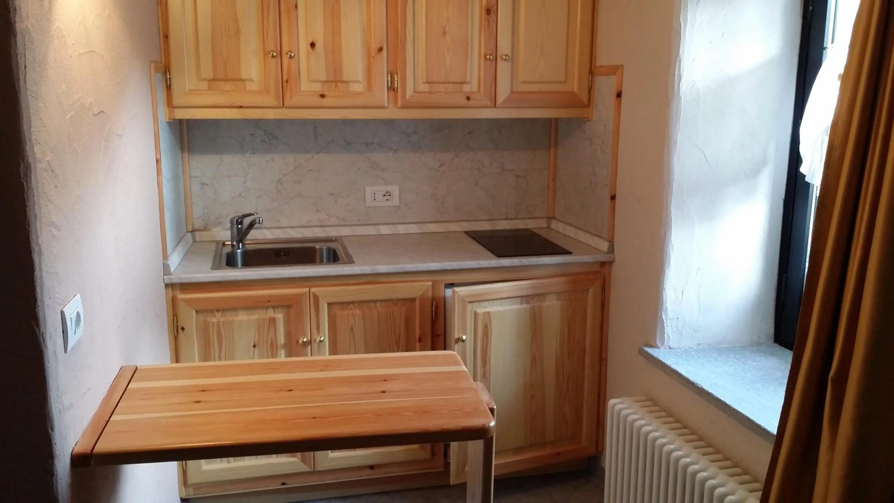 Coffee/tea facilities in Maison Du-Noyer Chambres et Tables d'Hotes