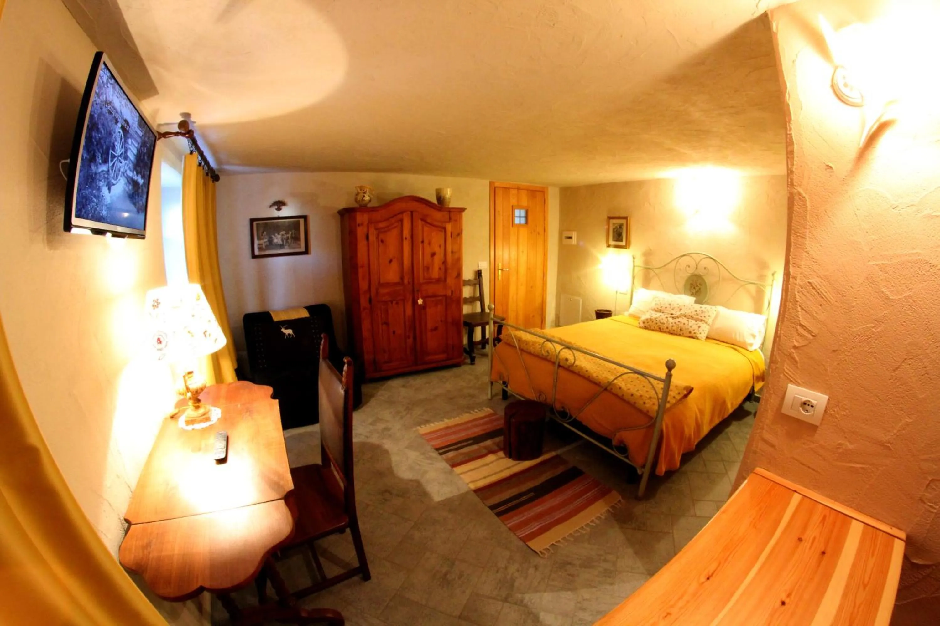 Bed in Maison Du-Noyer Chambres et Tables d'Hotes