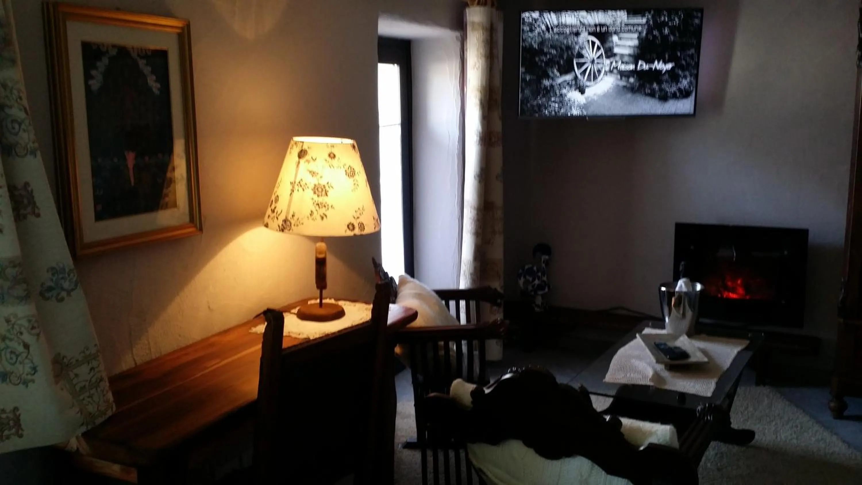 Decorative detail in Maison Du-Noyer Chambres et Tables d'Hotes