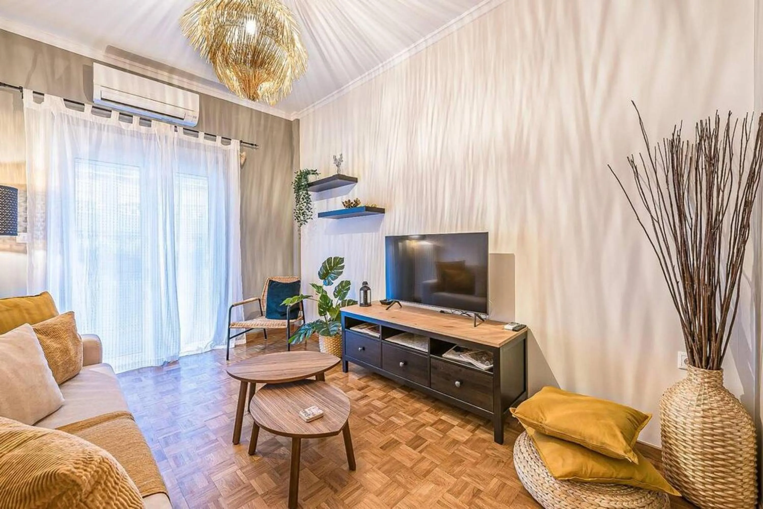 Bohemian Chic 1BR Apartment in the Heart of Athens