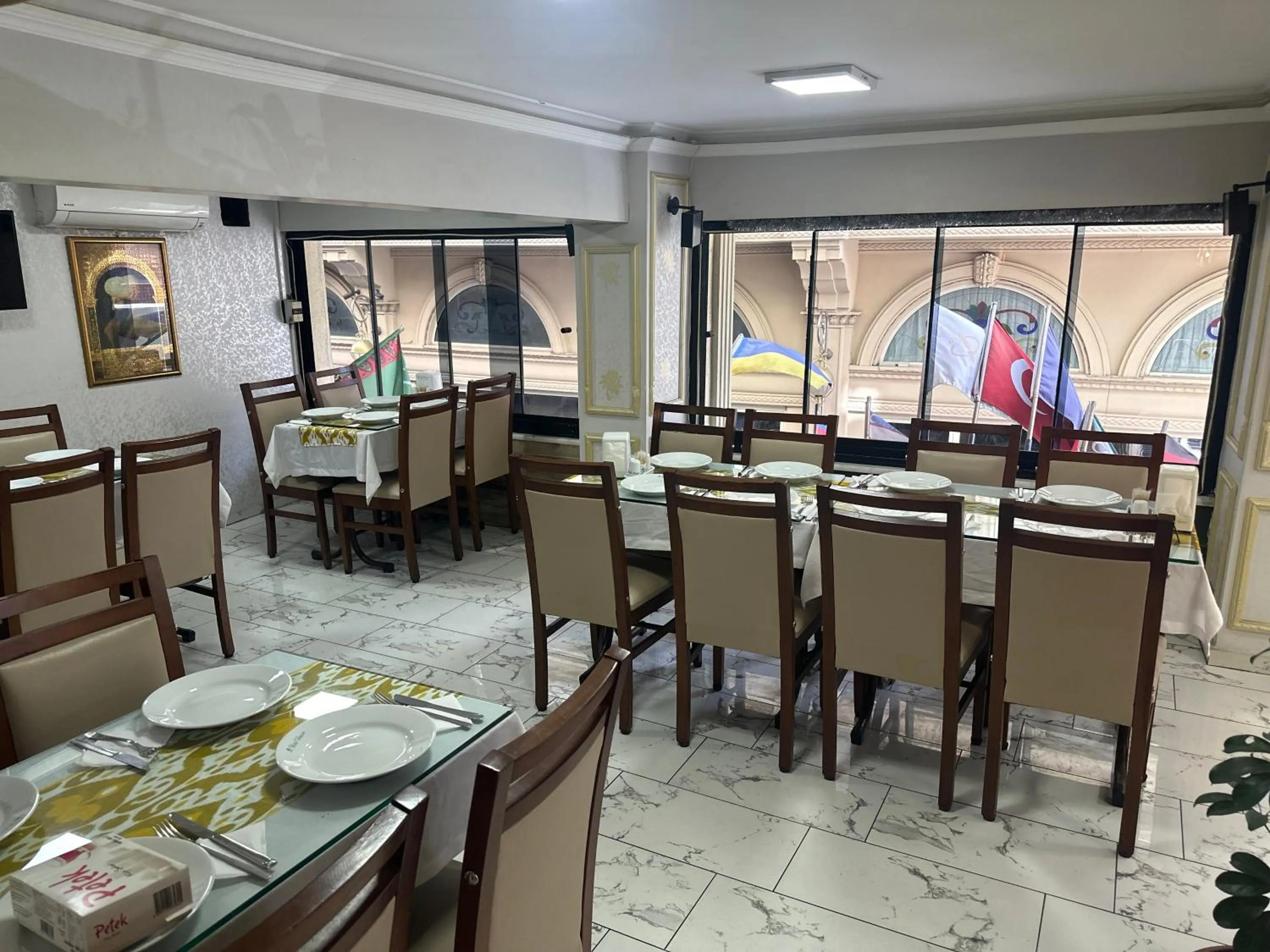 Restaurant/places to eat in Amore Hotel Istanbul