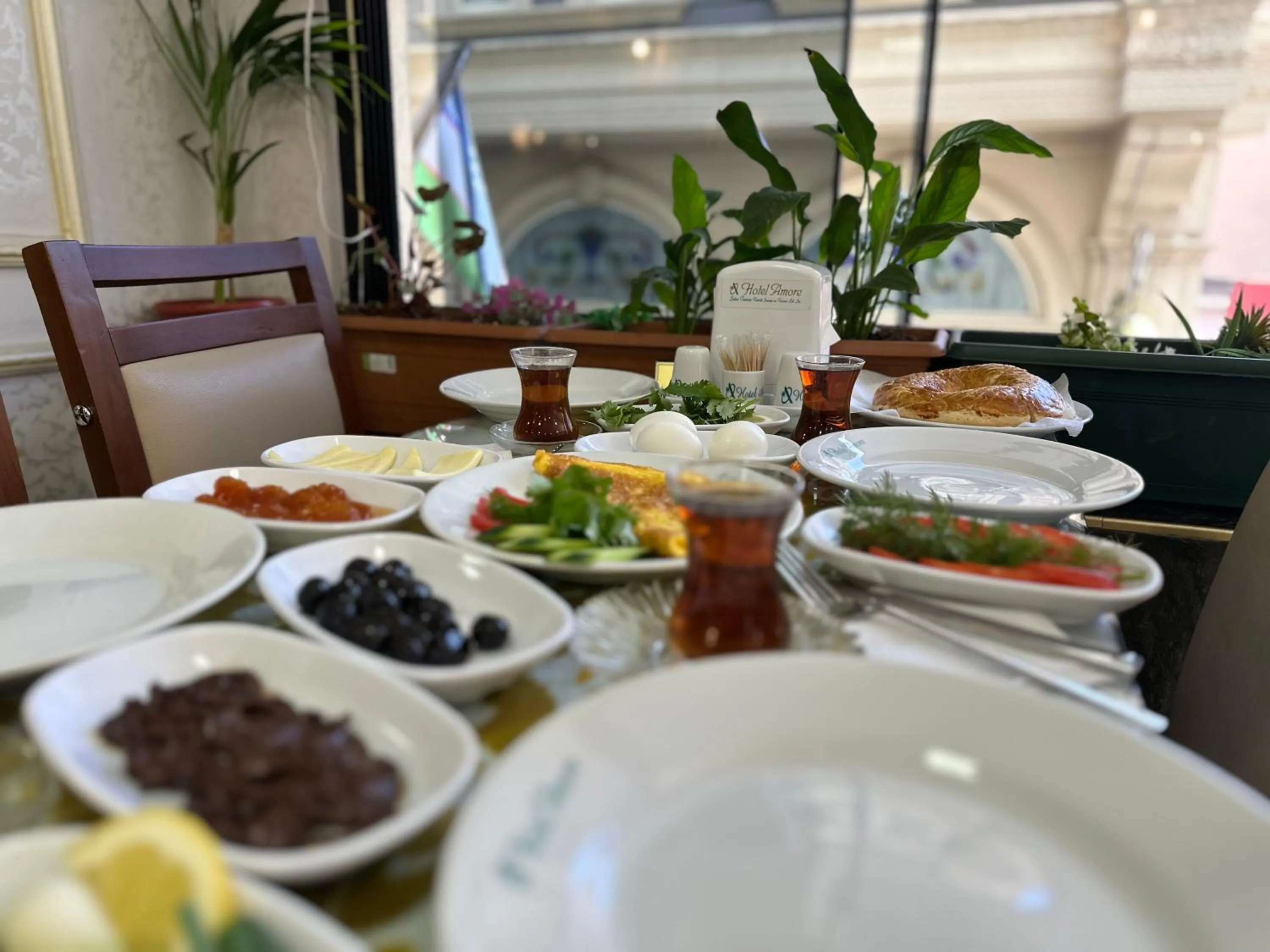 Restaurant/places to eat in Amore Hotel Istanbul