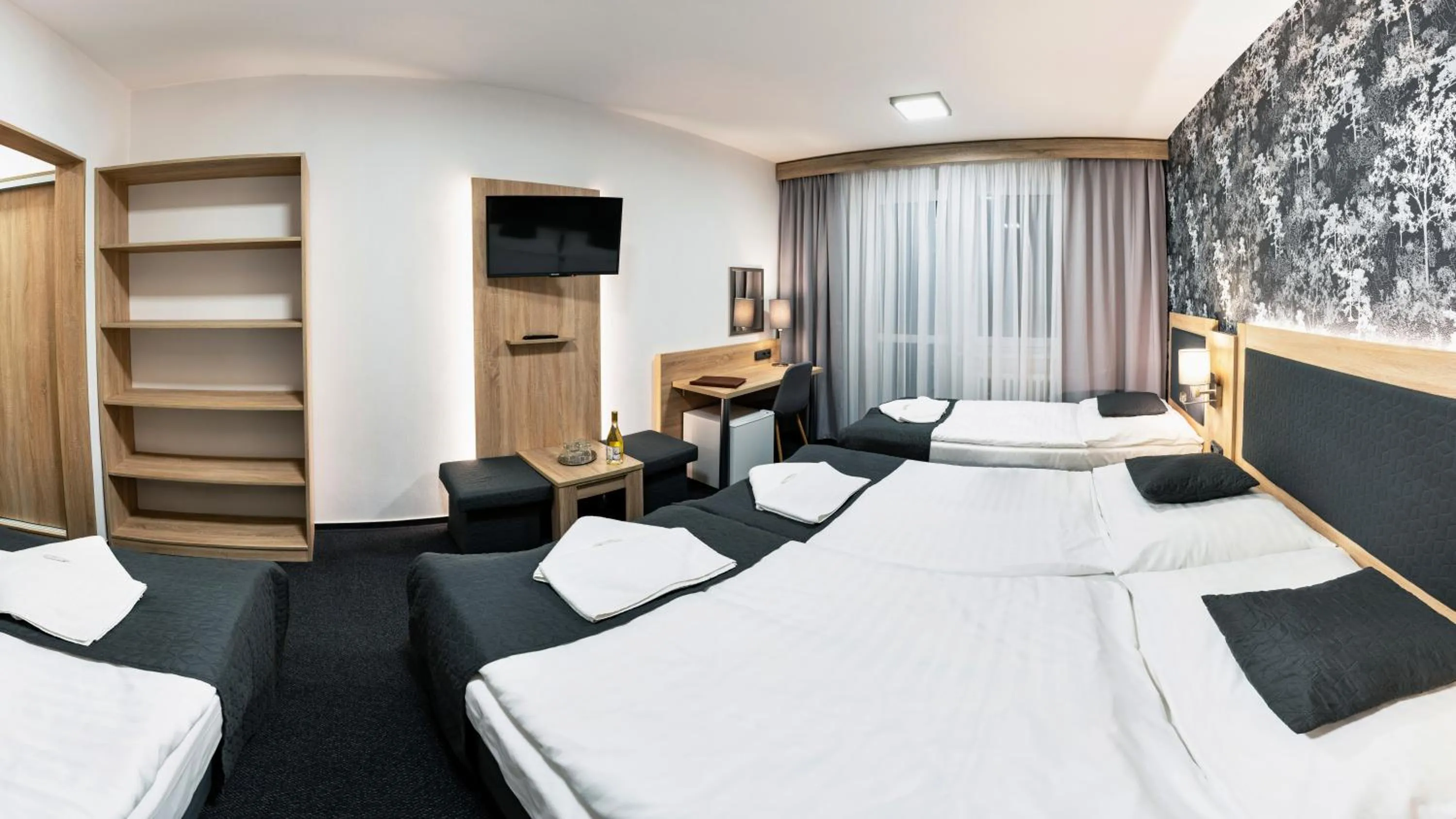 Bedroom, Bed in Hotel Kamzík ***