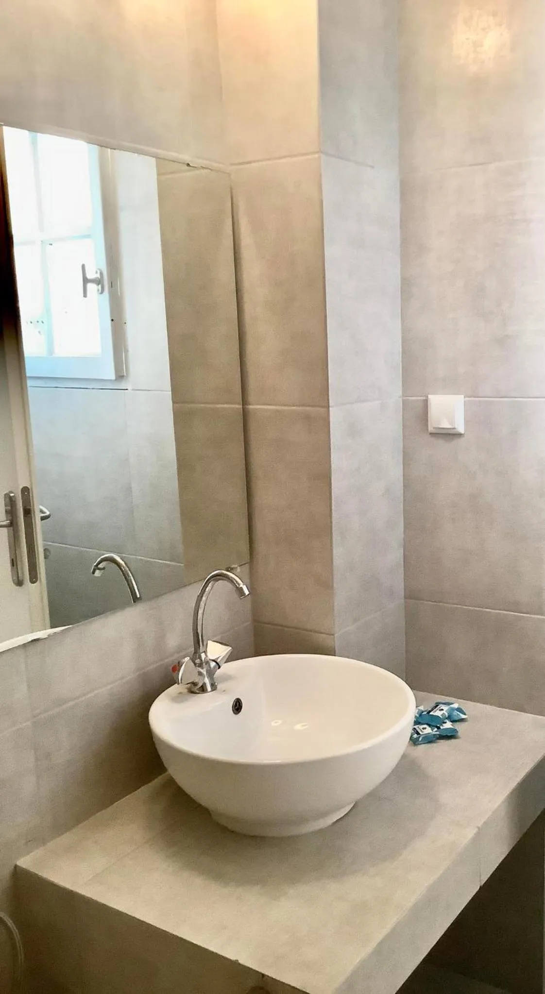 Bathroom in DVLNG 2 Bedroom & Dining Room Apartment