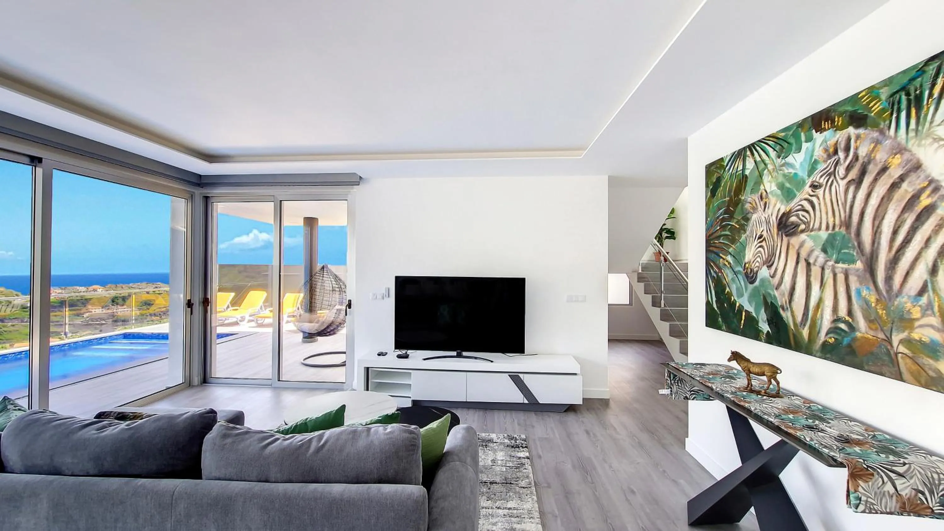 TV and multimedia in Villa Oceânica by LovelyStay