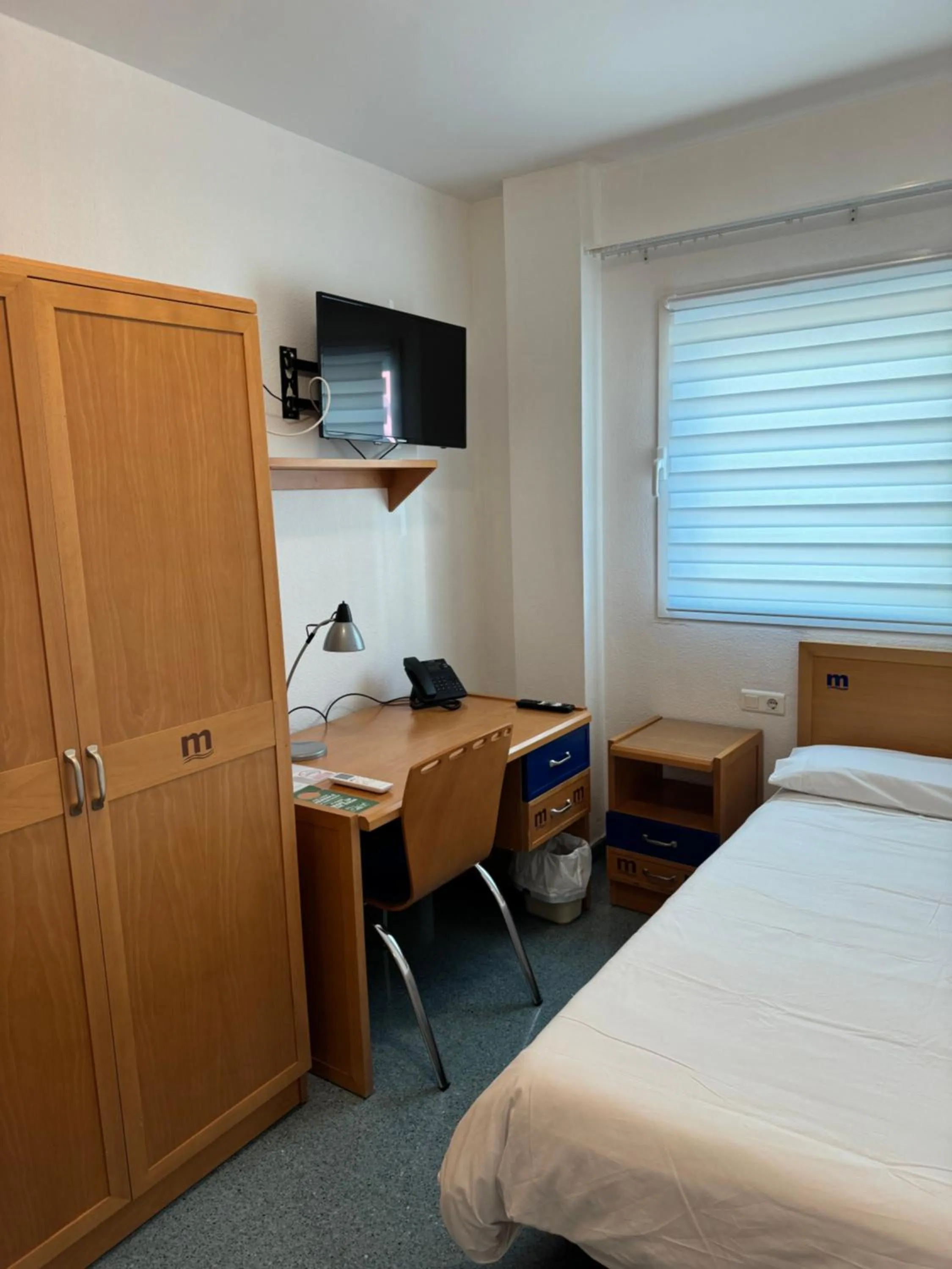 Bedroom, Bed in ResMed