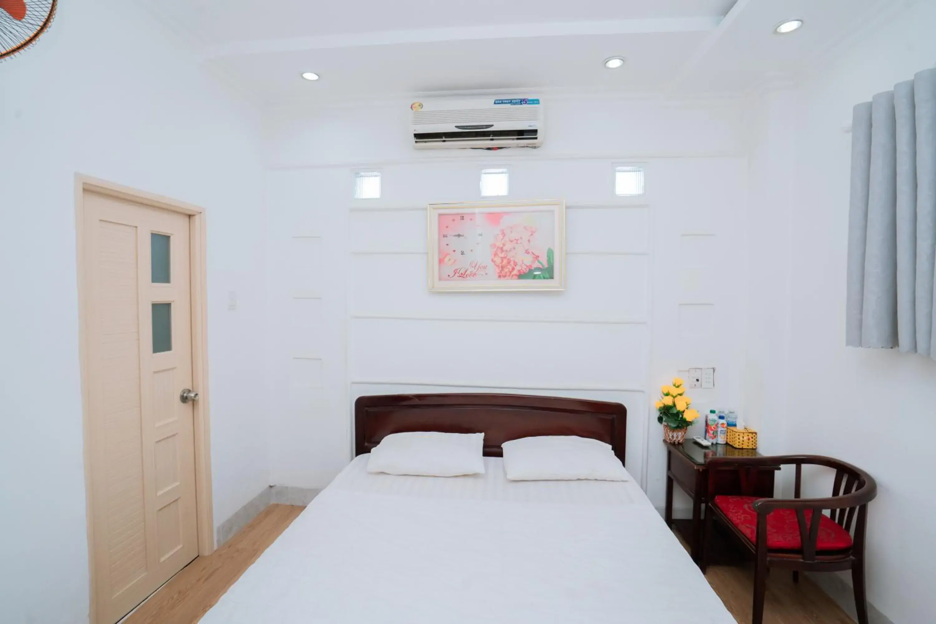 Deluxe Double Room in Triệu Vũ Hotel & Apartment Deluxe Double Room in Triệu Vũ Hotel & Apartment