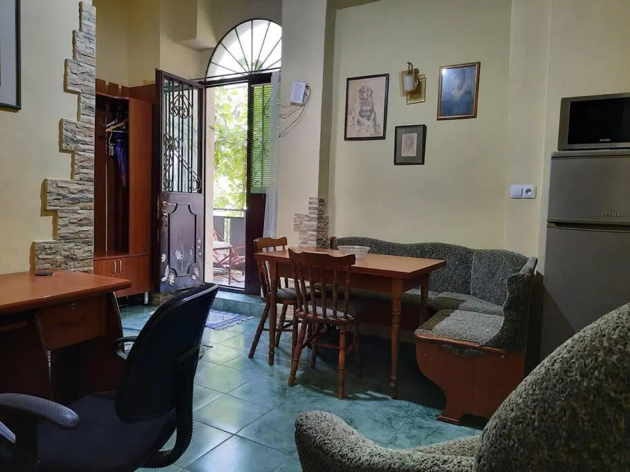 Nataly Apartament-Old Tbilisi Center