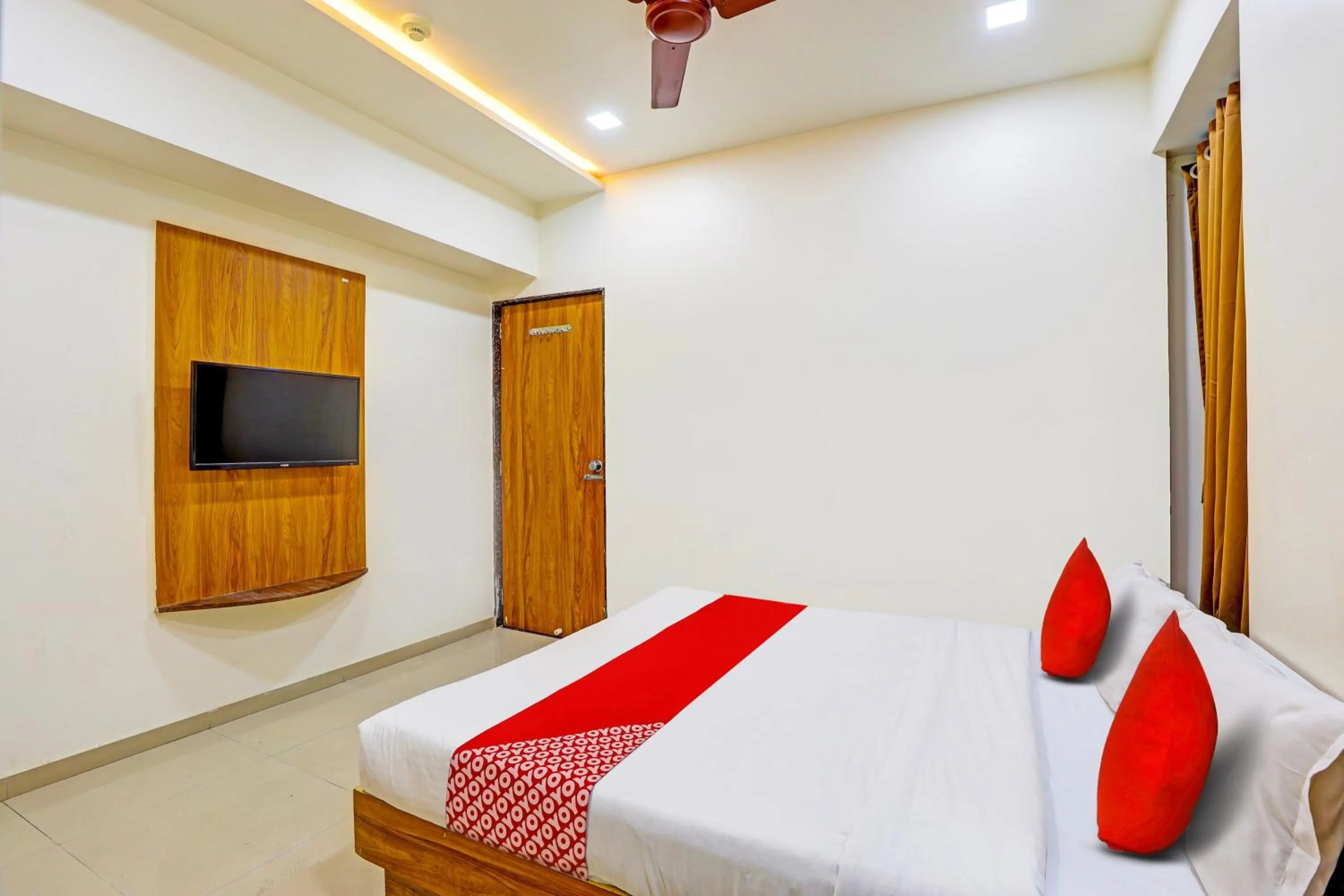 Bedroom in Hotel Madhav,Ahmedabad