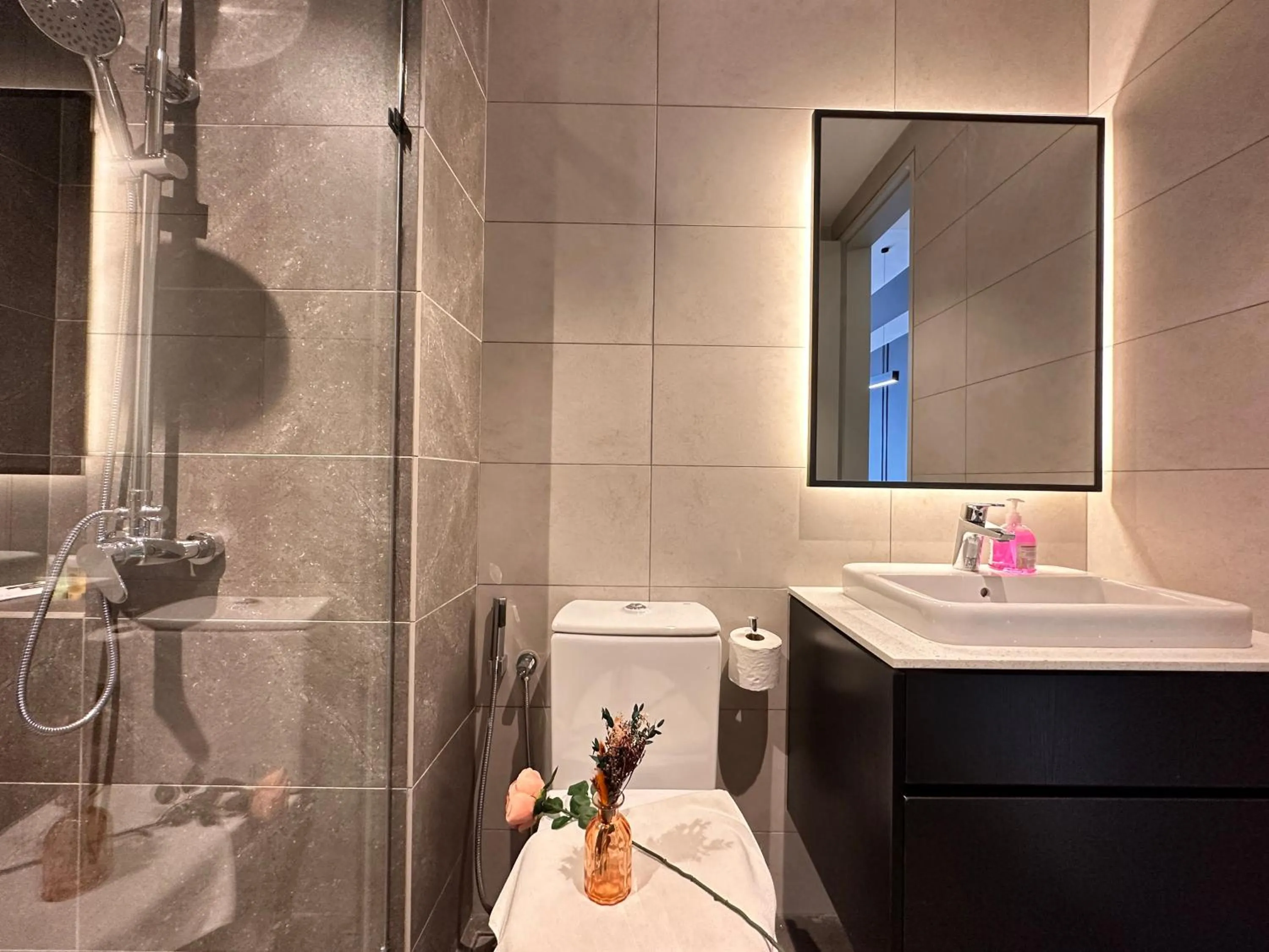 Shower in Axon Residence Bukit Bintang by Luna