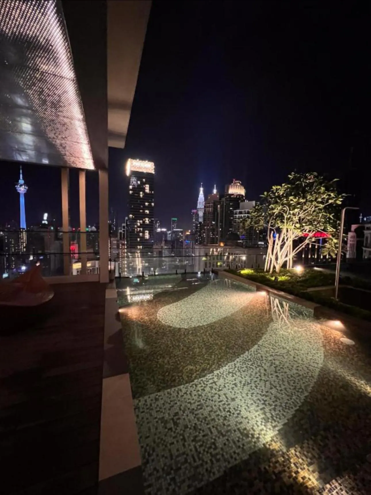 Night in Axon Residence Bukit Bintang by Luna