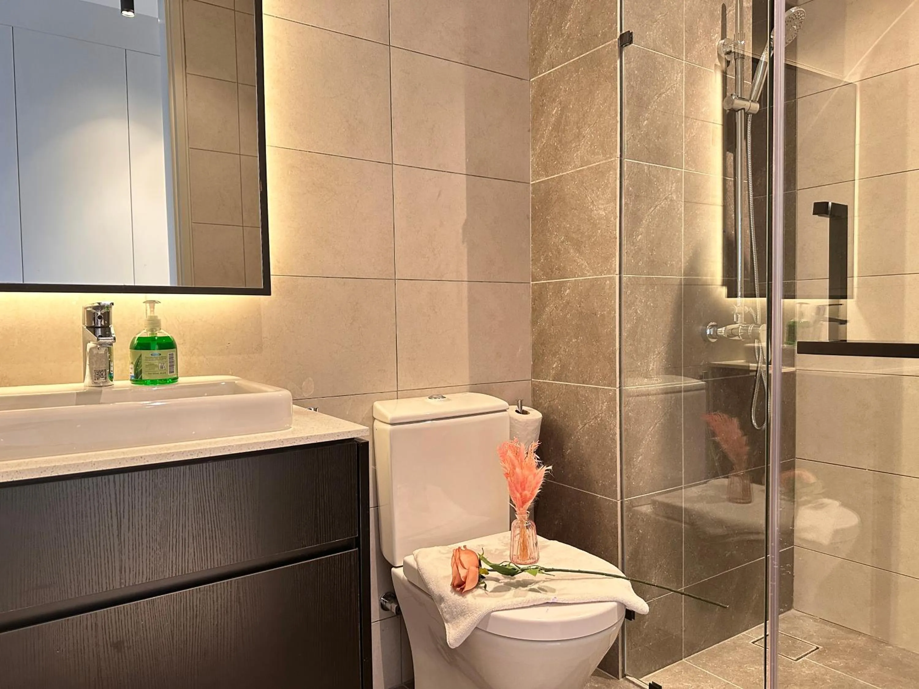 Shower in Axon Residence Bukit Bintang by Luna