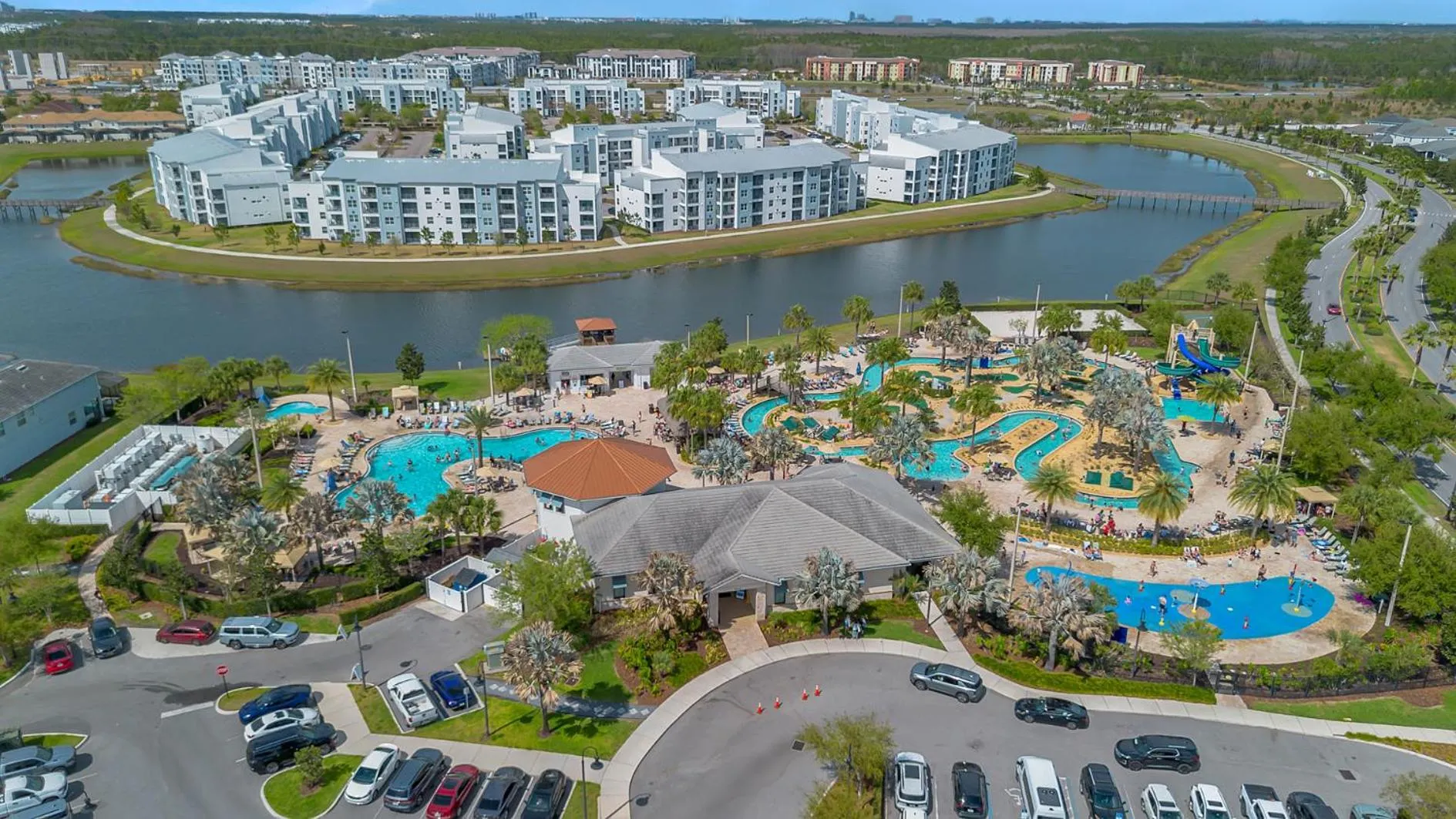 Swimming pool in Joyful Home at the best resort in Orlando
