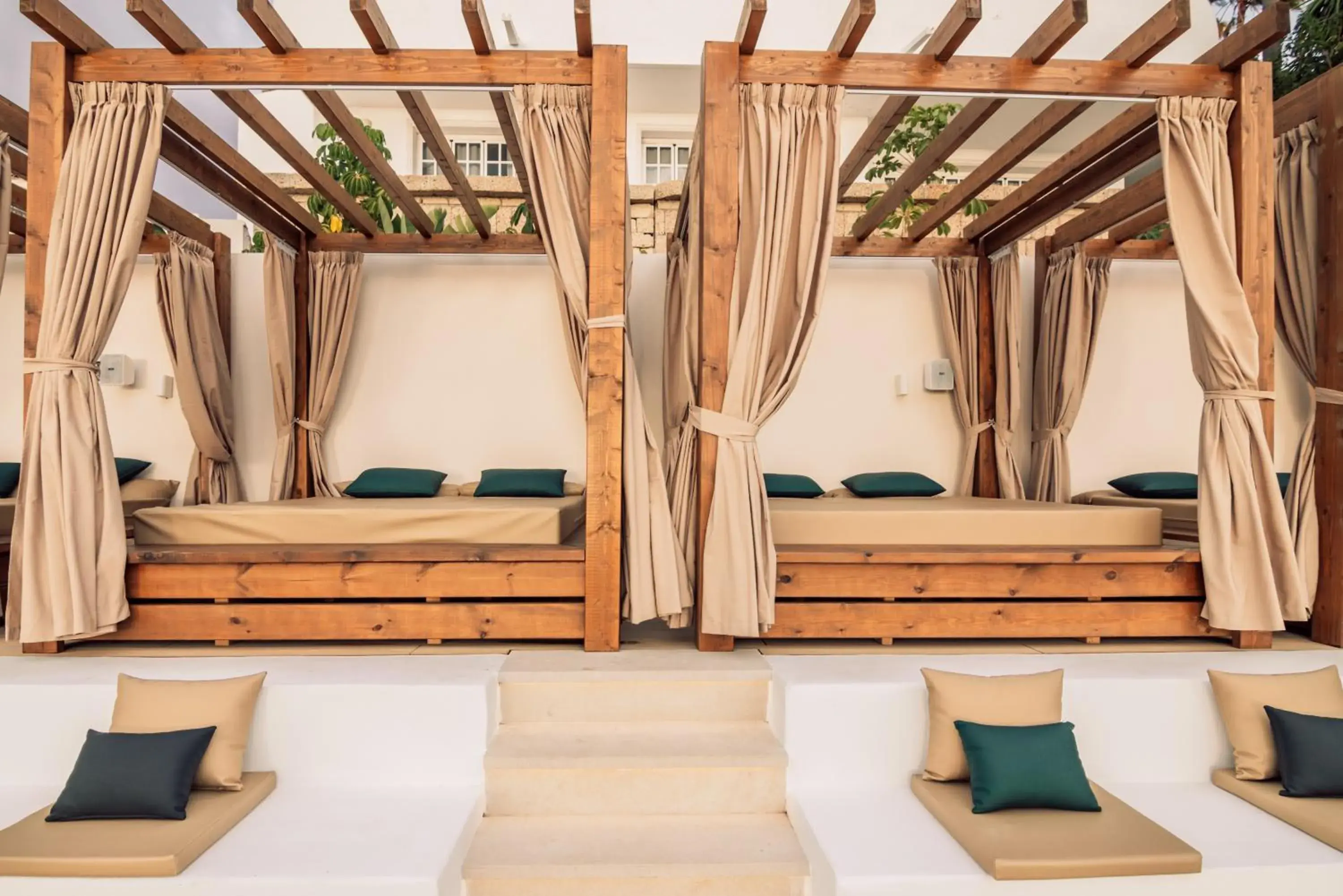 Swimming pool, Bed in Hotel Estefania Boutique Suites Swimming pool, Bed in Hotel Estefania Boutique Suites