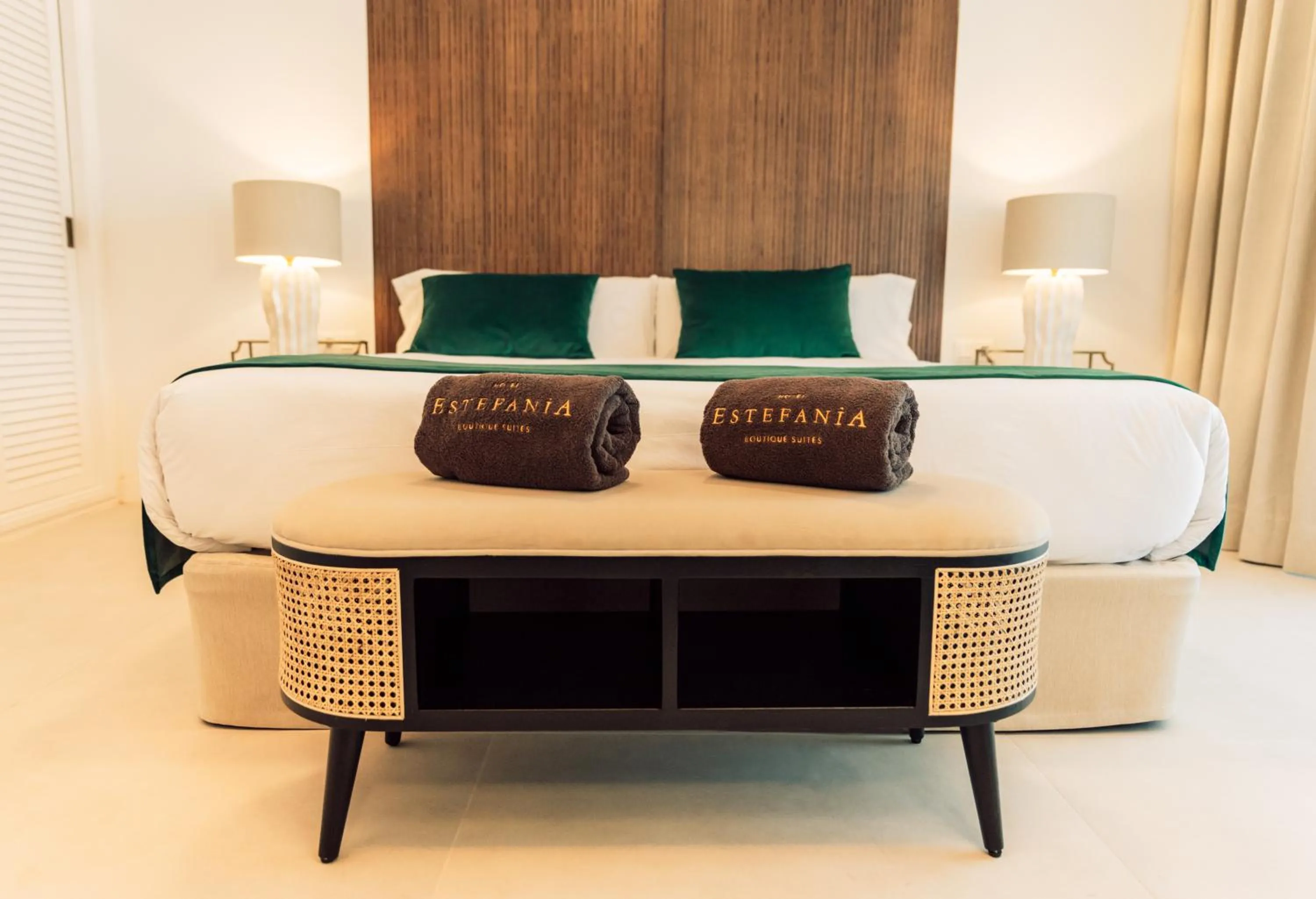 Bed in Hotel Estefania Boutique Suites