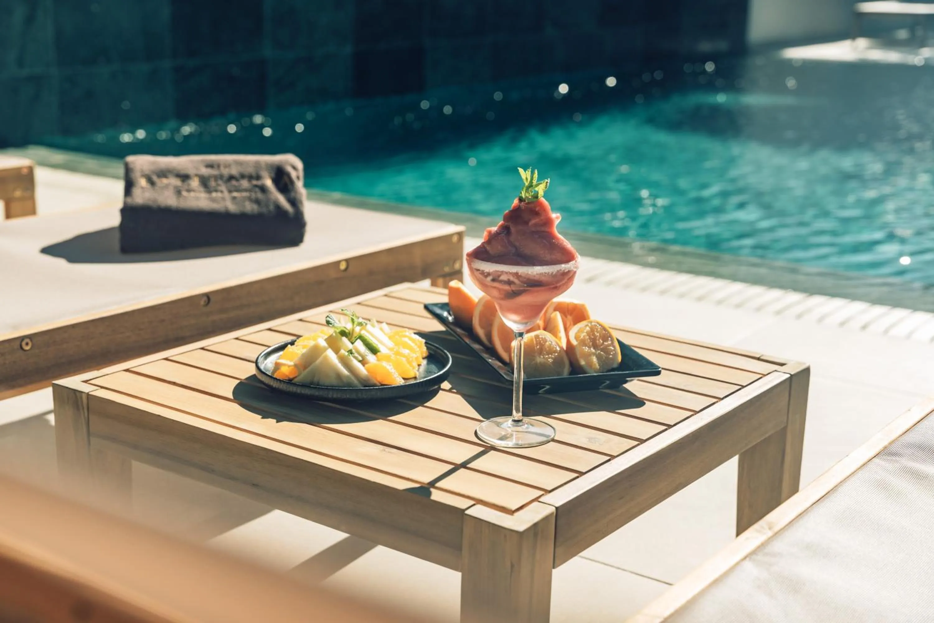 Swimming pool in Hotel Estefania Boutique Suites