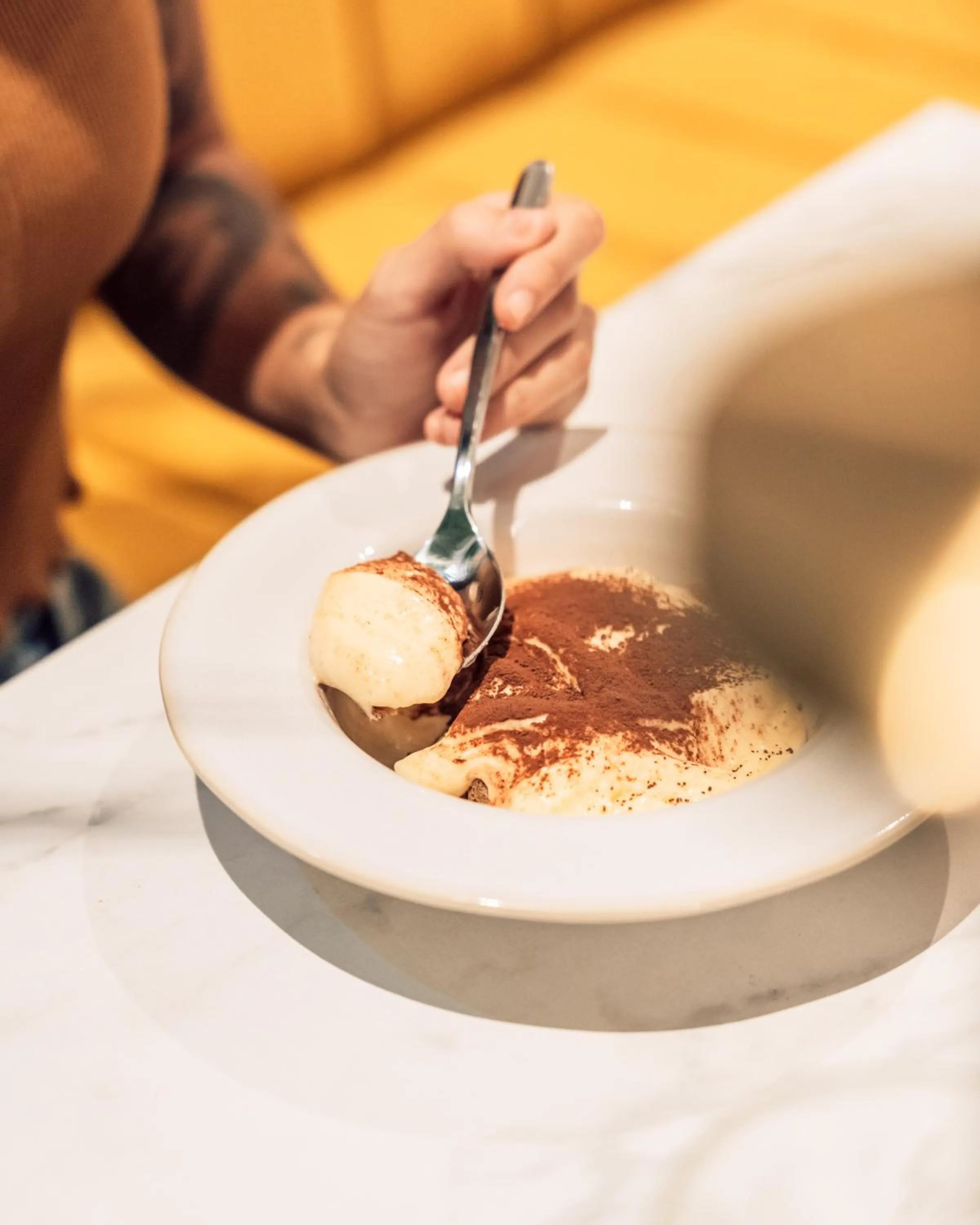 Restaurant/places to eat in Hotel Estefania Boutique Suites