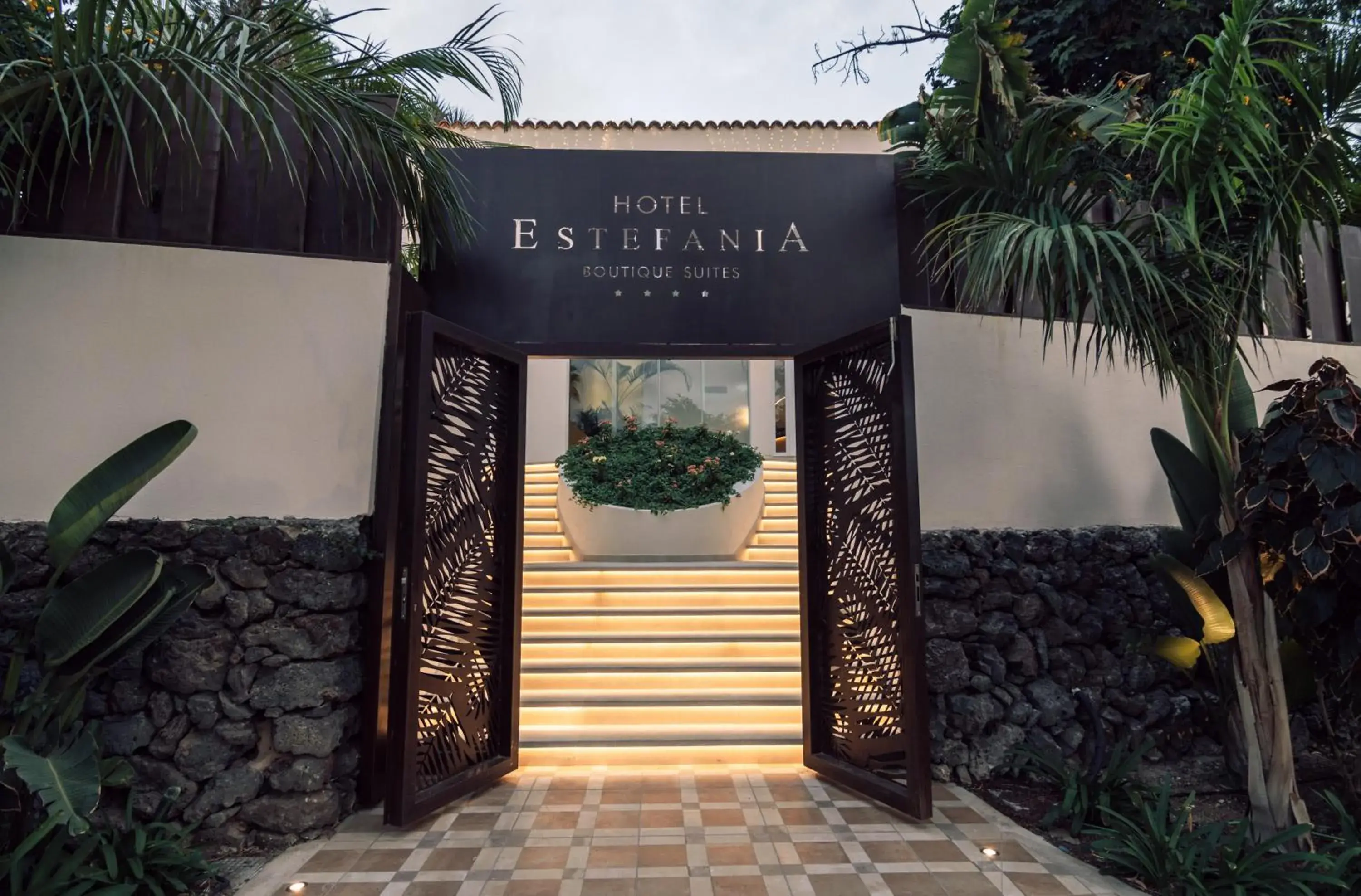 Facade/entrance in Hotel Estefania Boutique Suites Facade/entrance in Hotel Estefania Boutique Suites