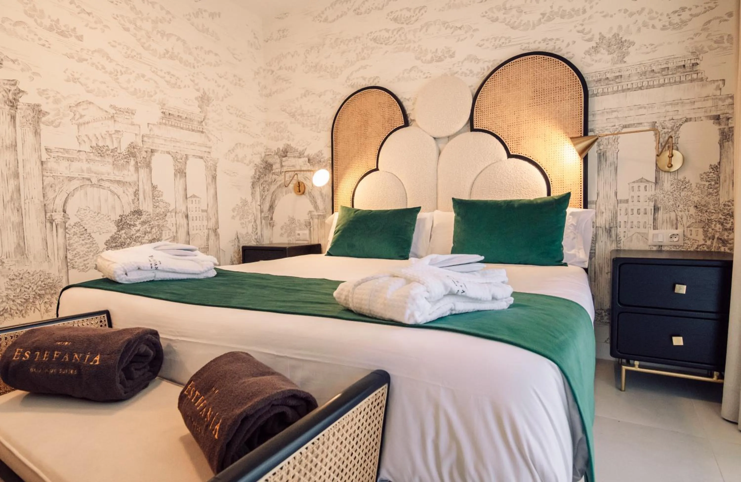 Bed in Hotel Estefania Boutique Suites