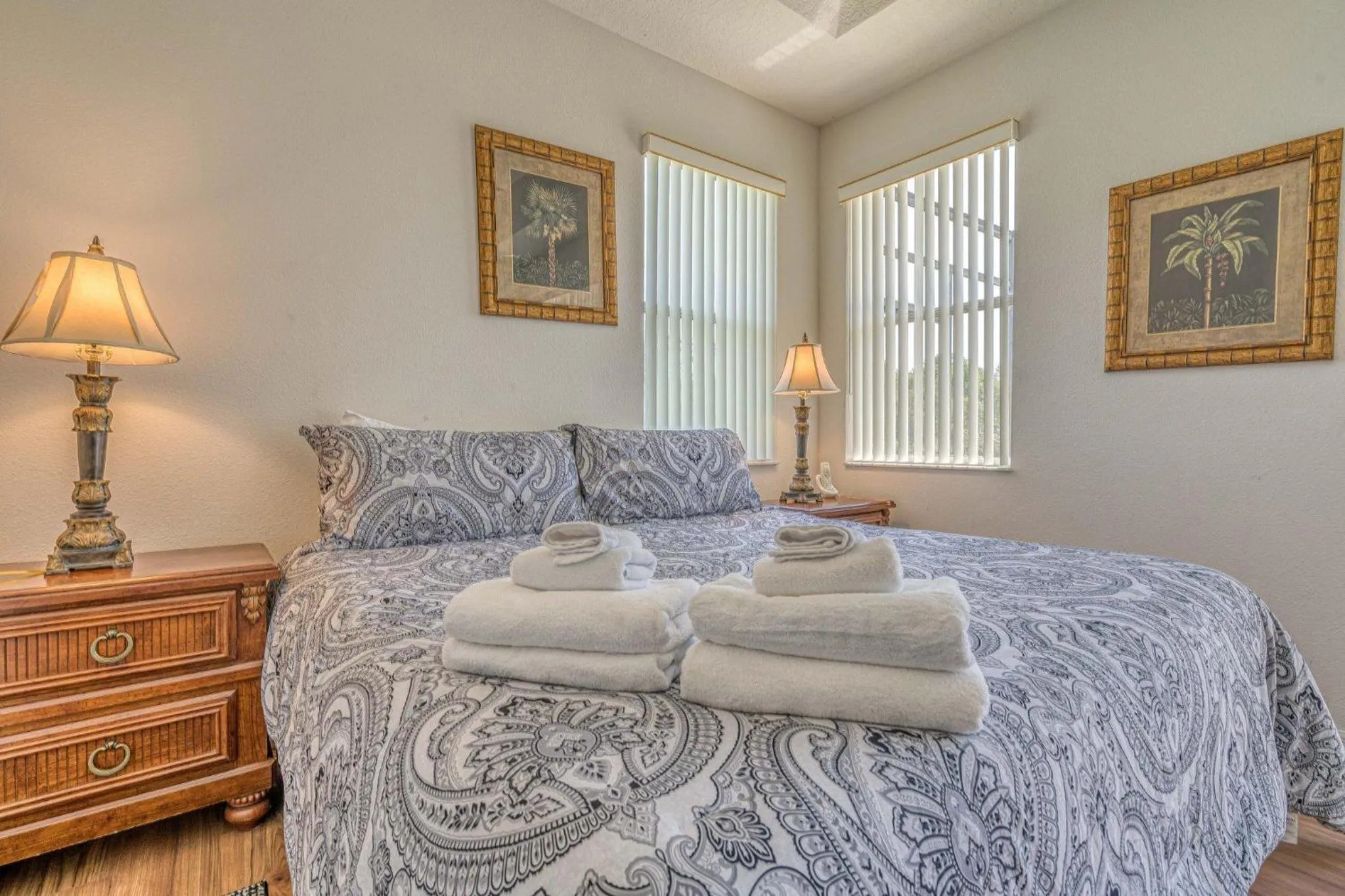 Bed in Mickey's Holiday Home