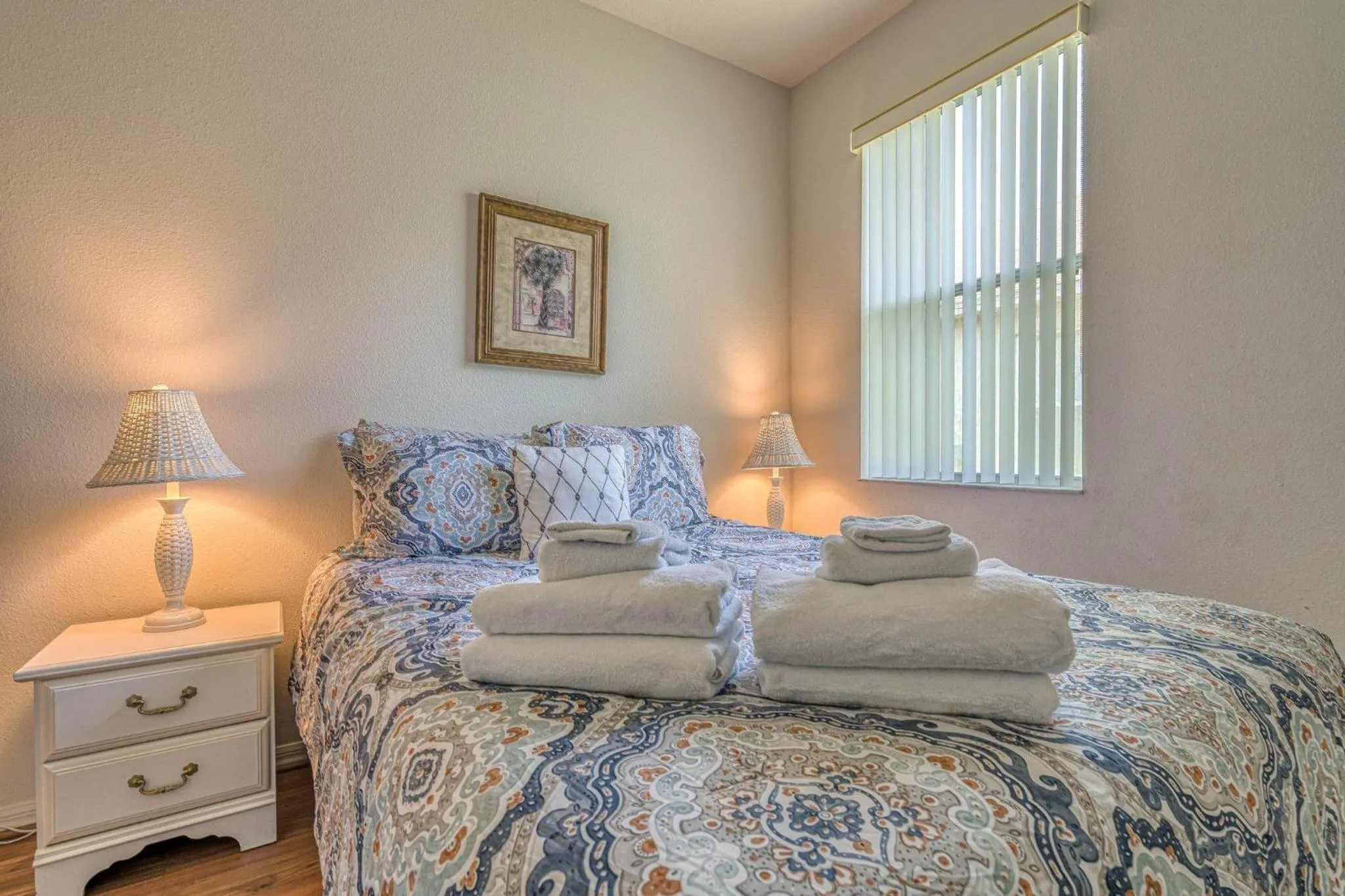 Bed in Mickey's Holiday Home