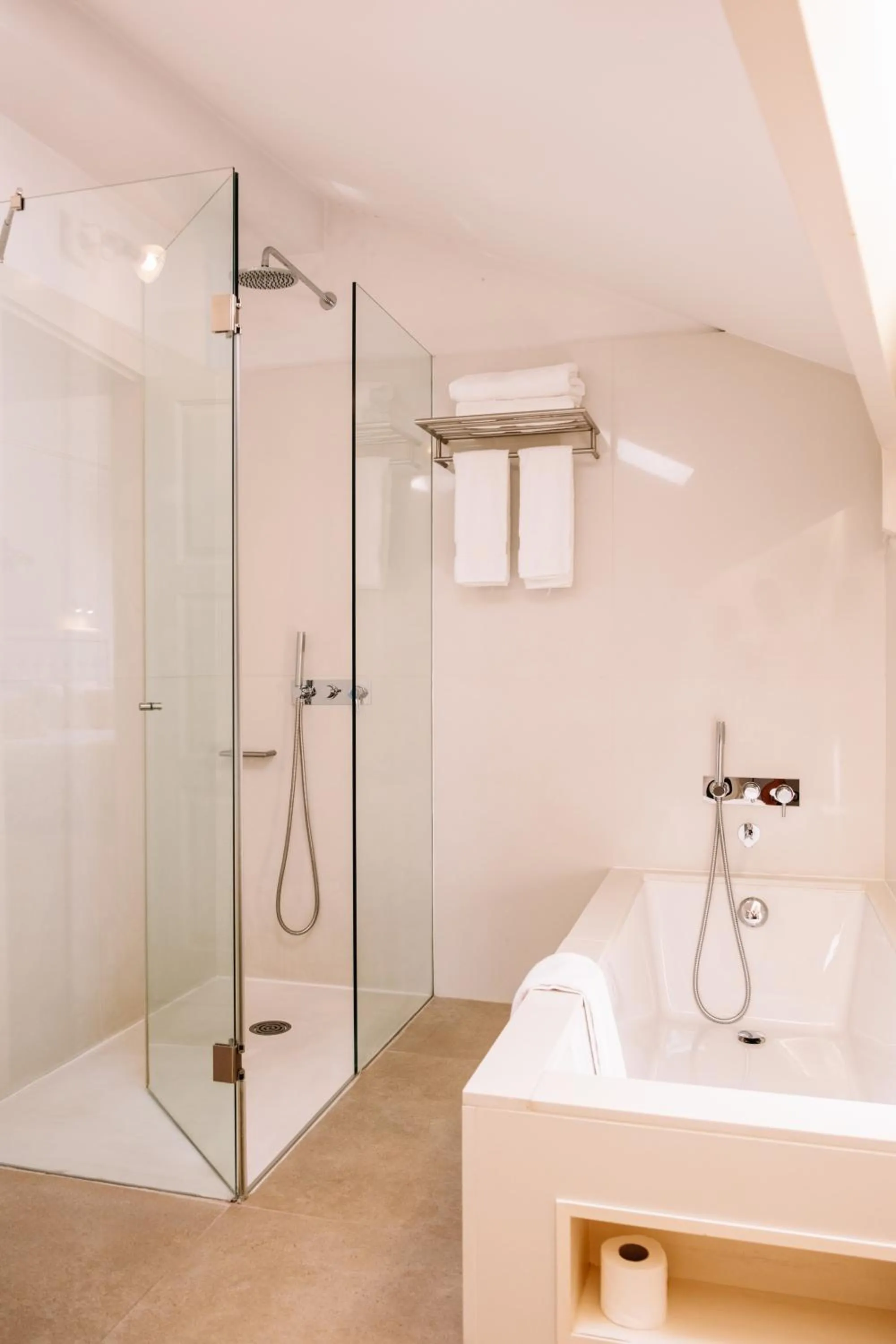 Shower in EMAJ Boutique Hotel