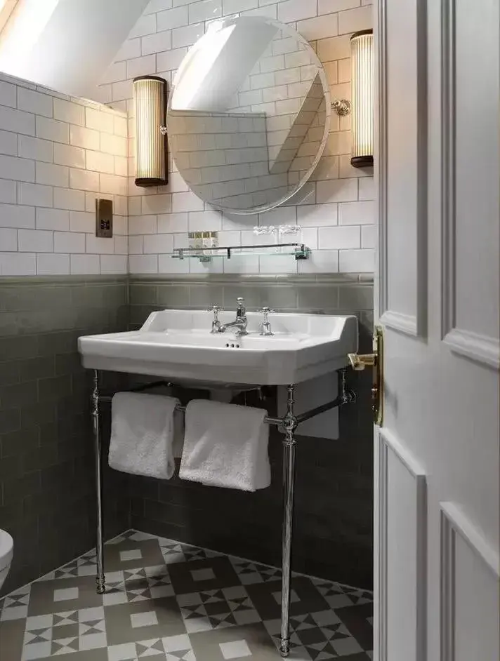 Standard Twin Room in Eastwell Manor, Champneys Hotel & Spa Standard Twin Room in Eastwell Manor, Champneys Hotel & Spa