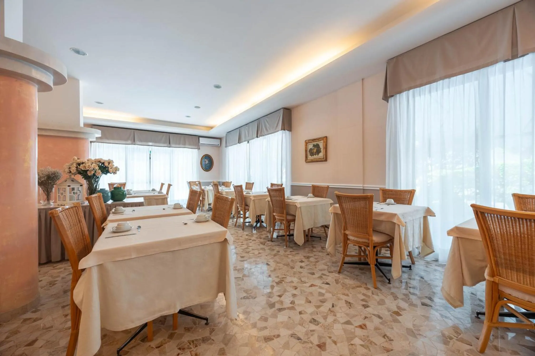 Restaurant/places to eat in Hotel Altea
