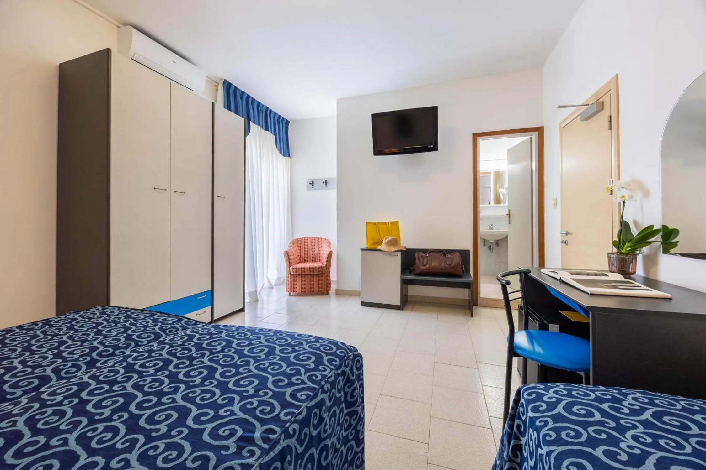 Bedroom, Bed in Hotel Altea