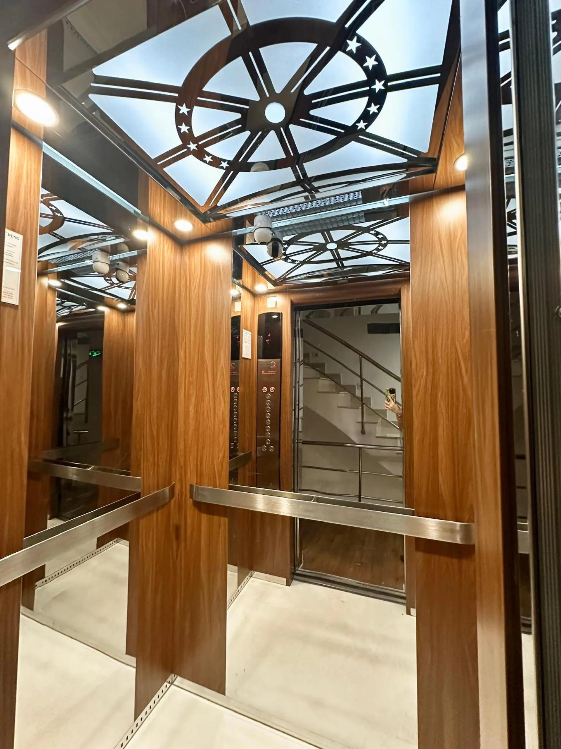 Quynh Giang Hotel - 10 minutes to Tan Son Nhat Airport