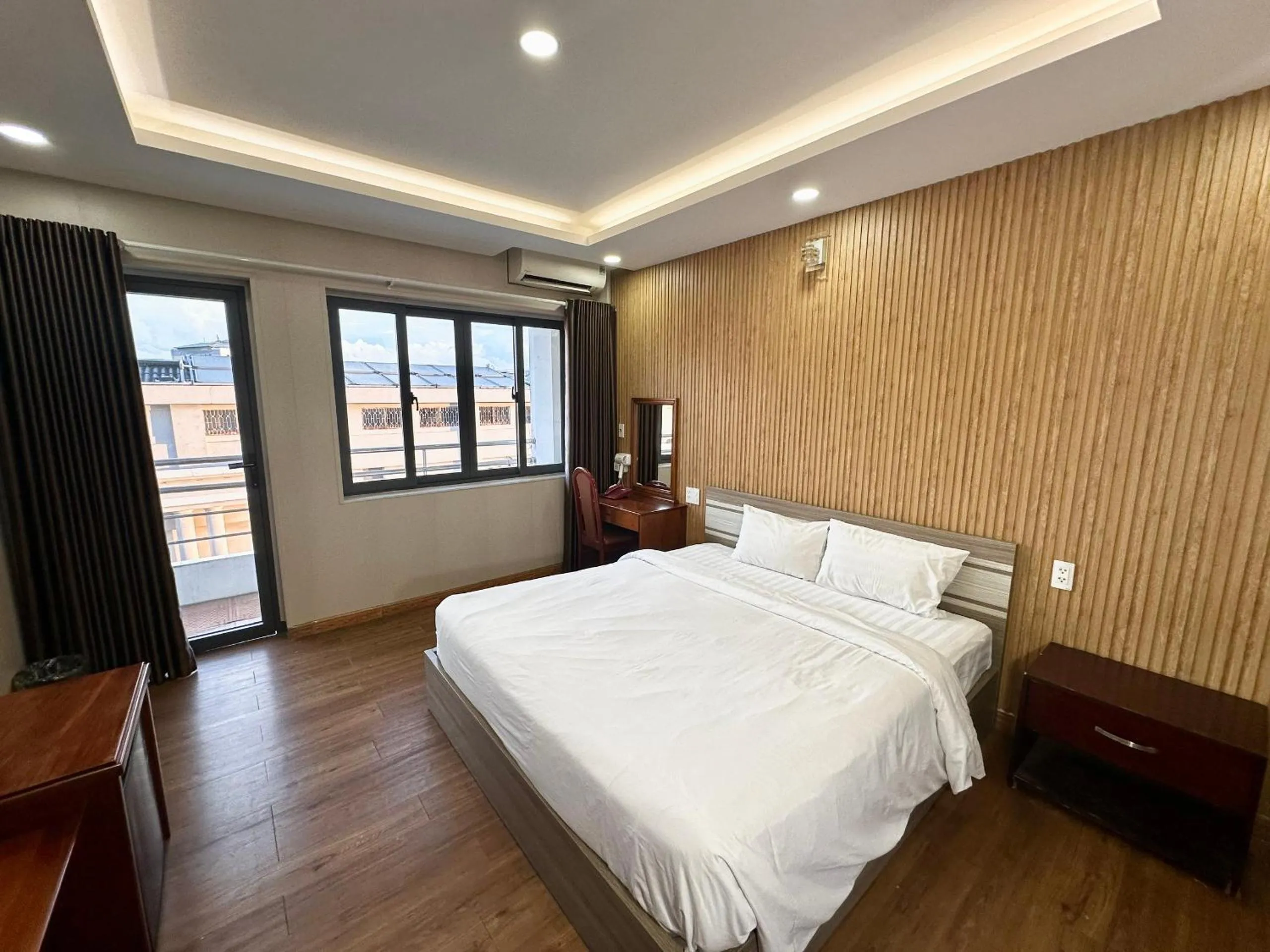 Bedroom, Bed in Quynh Giang Hotel - 10 minutes to Tan Son Nhat Airport