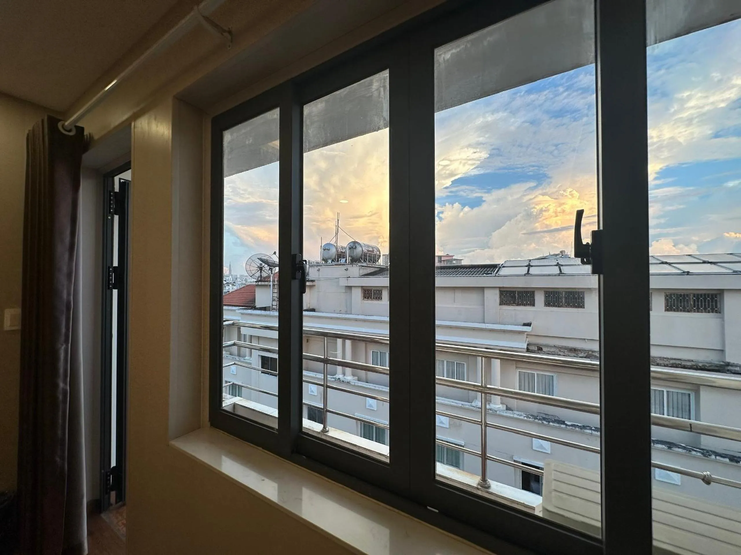 View (from property/room) in Quynh Giang Hotel - 10 minutes to Tan Son Nhat Airport