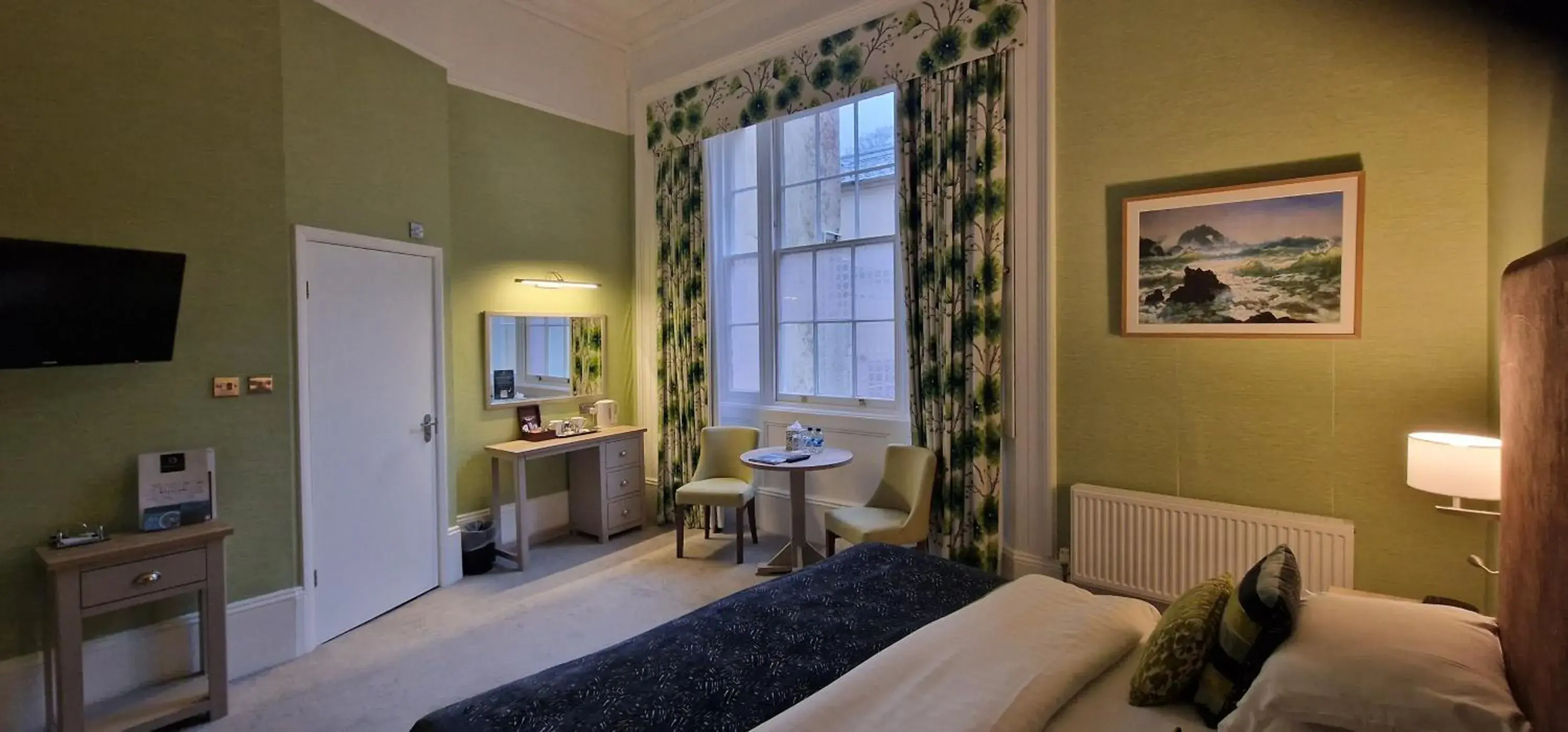 Bed in The Osborne Hotel Bed in The Osborne Hotel