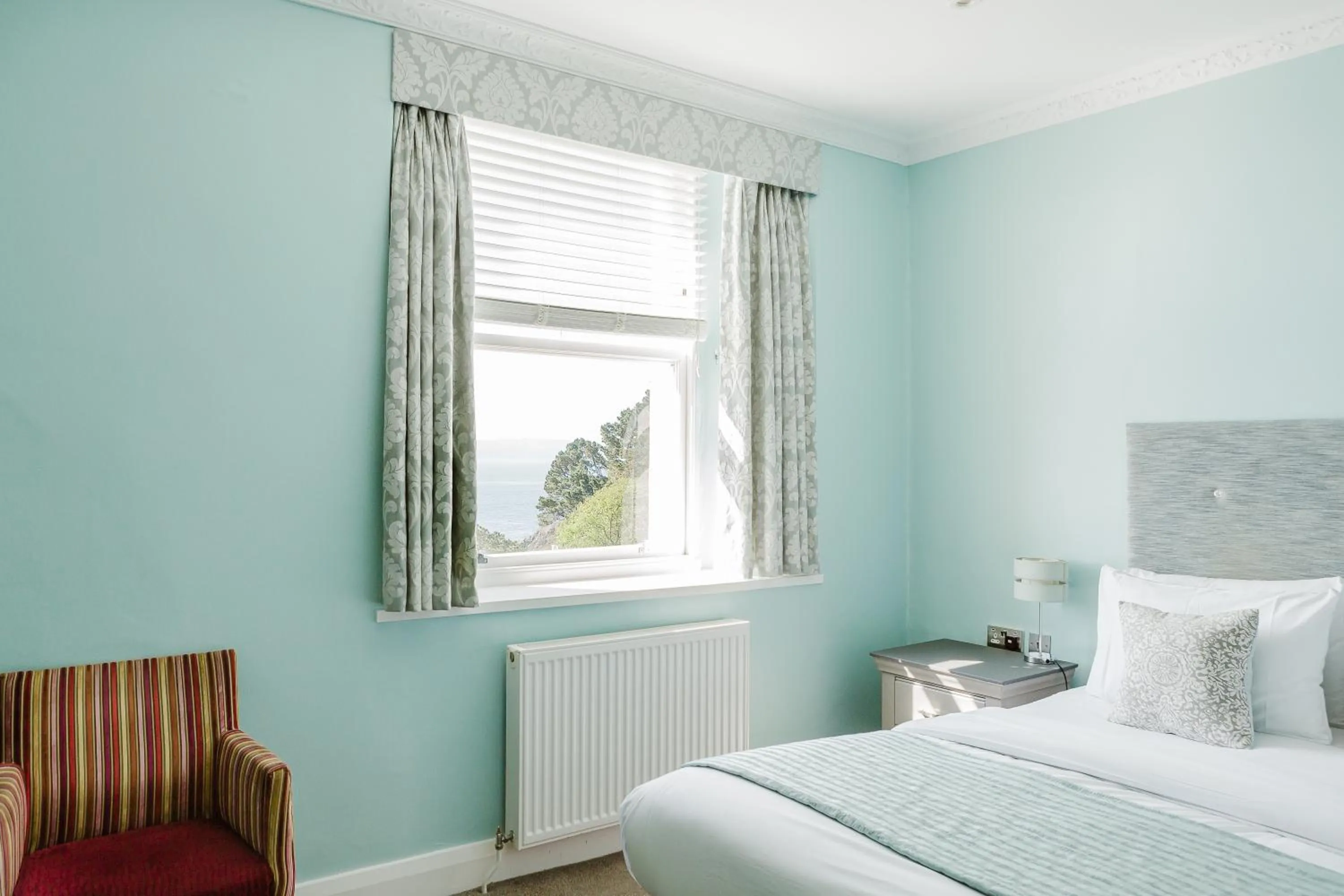 View (from property/room), Bed in The Osborne Hotel