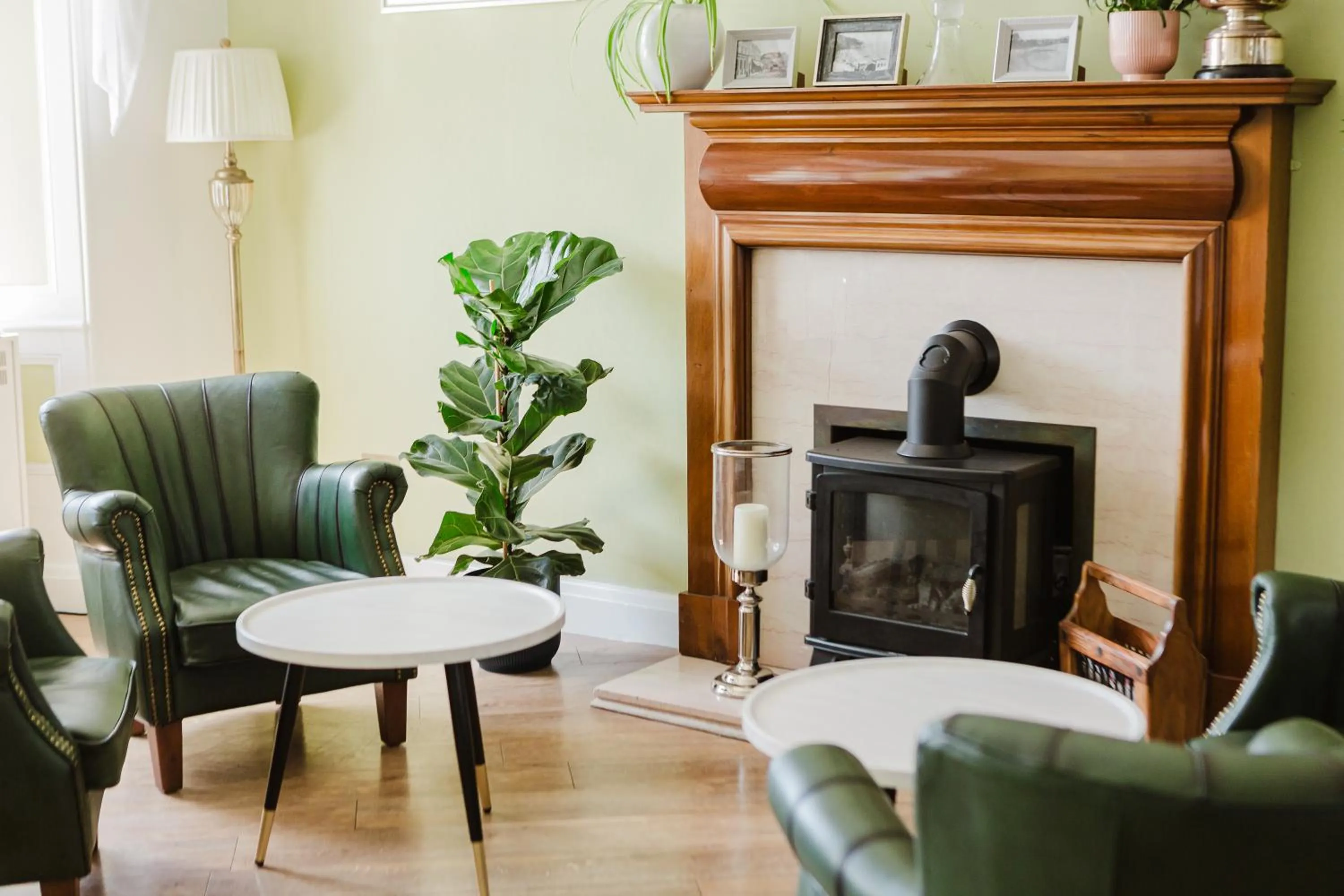 Lounge or bar in The Osborne Hotel